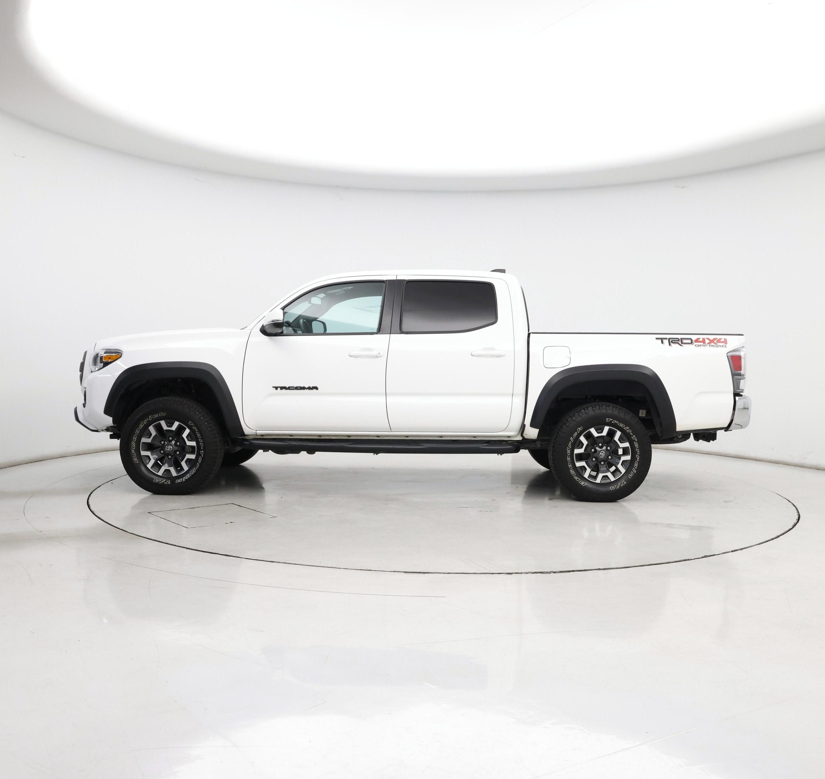 Thumbnail: 2022 Toyota Tacoma - 3