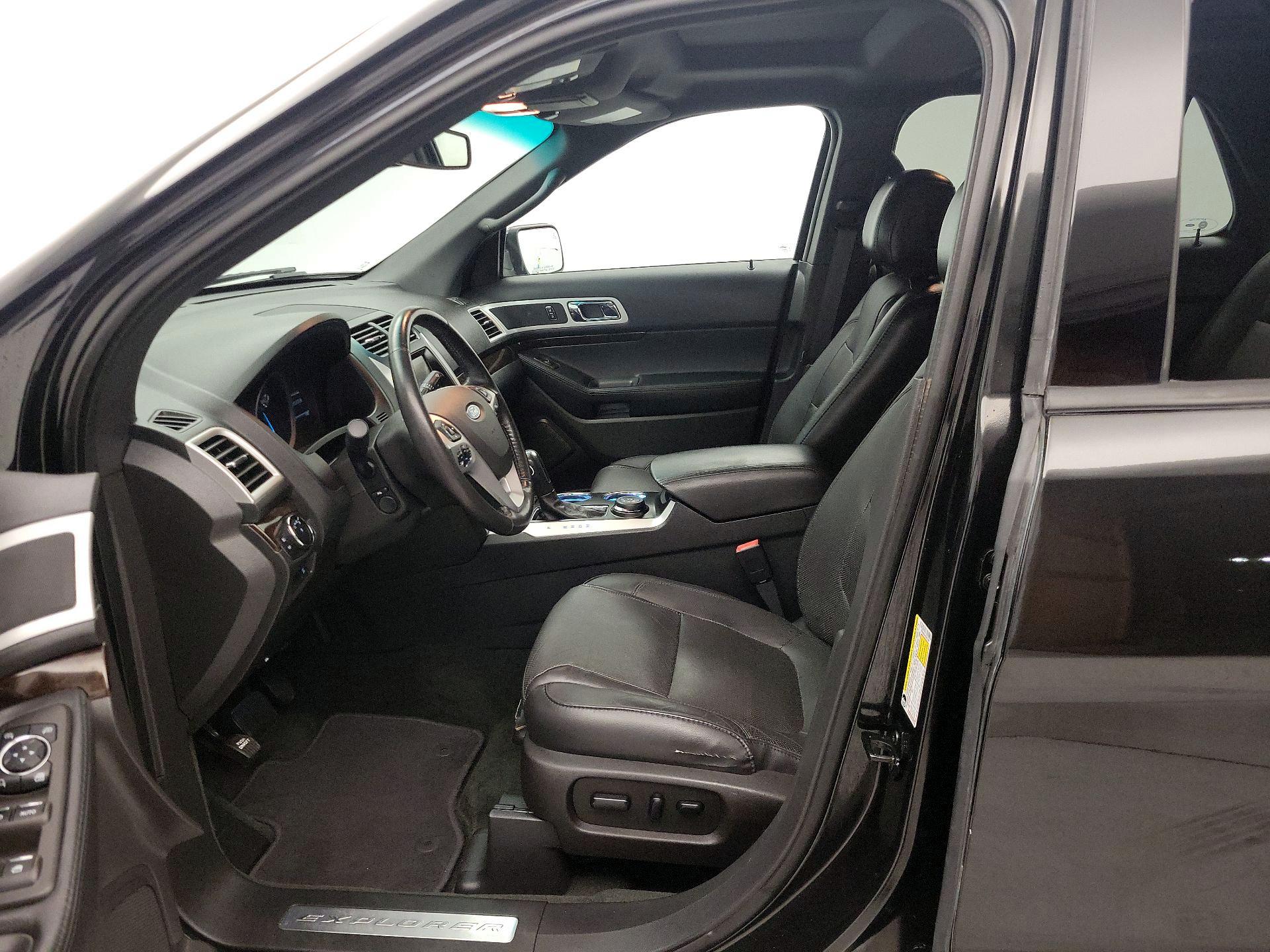 Thumbnail: 2014 Ford Explorer - 11
