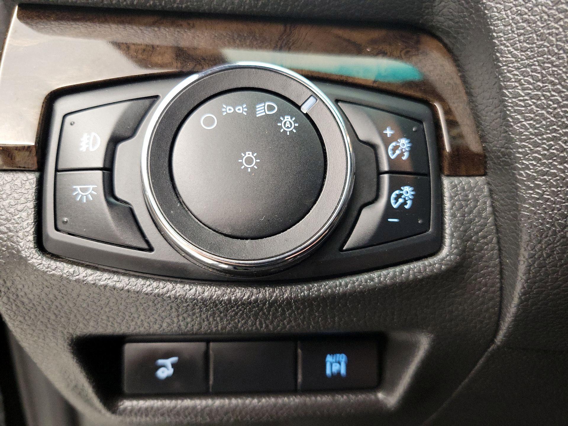 Thumbnail: 2014 Ford Explorer - 13