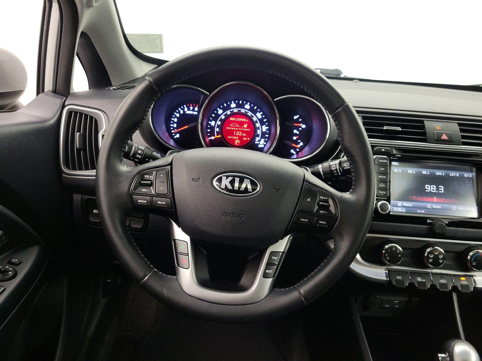 Thumbnail: 2016 Kia Rio - 10