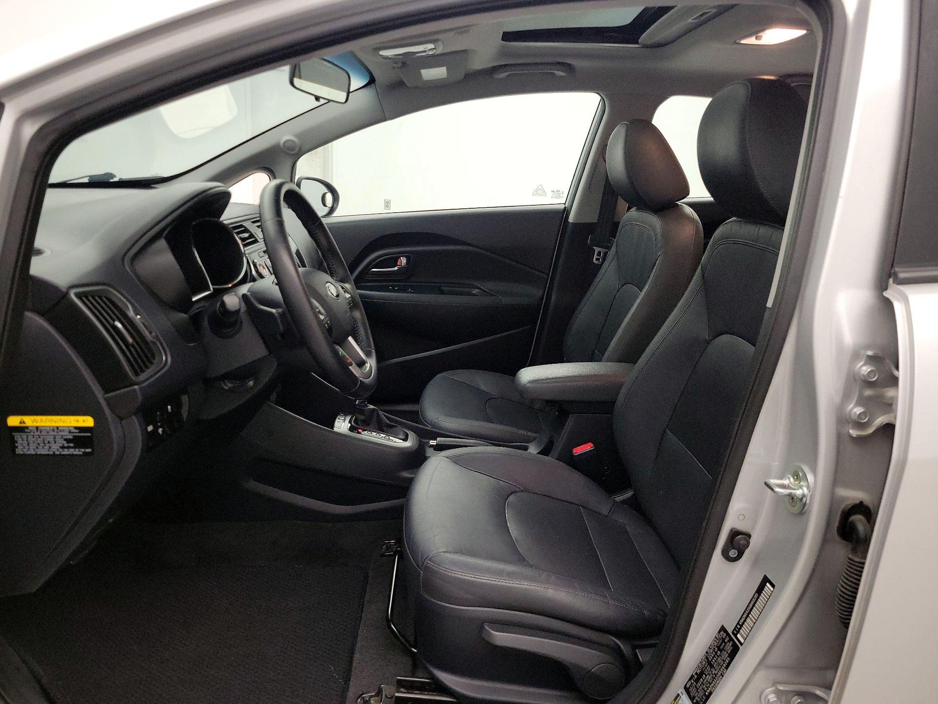 Thumbnail: 2016 Kia Rio - 11
