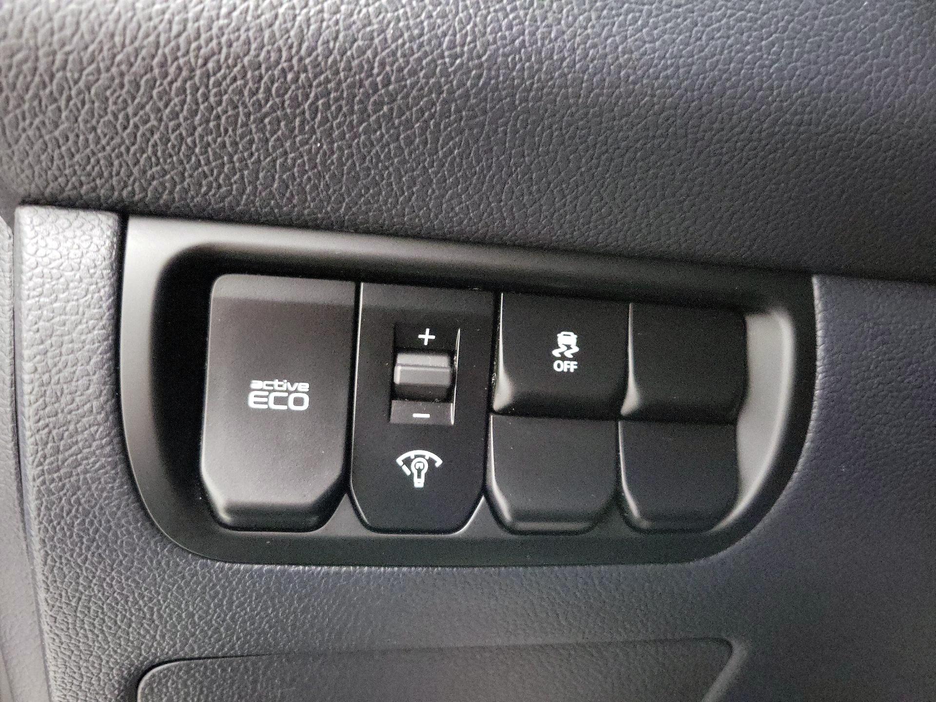 Thumbnail: 2016 Kia Rio - 13
