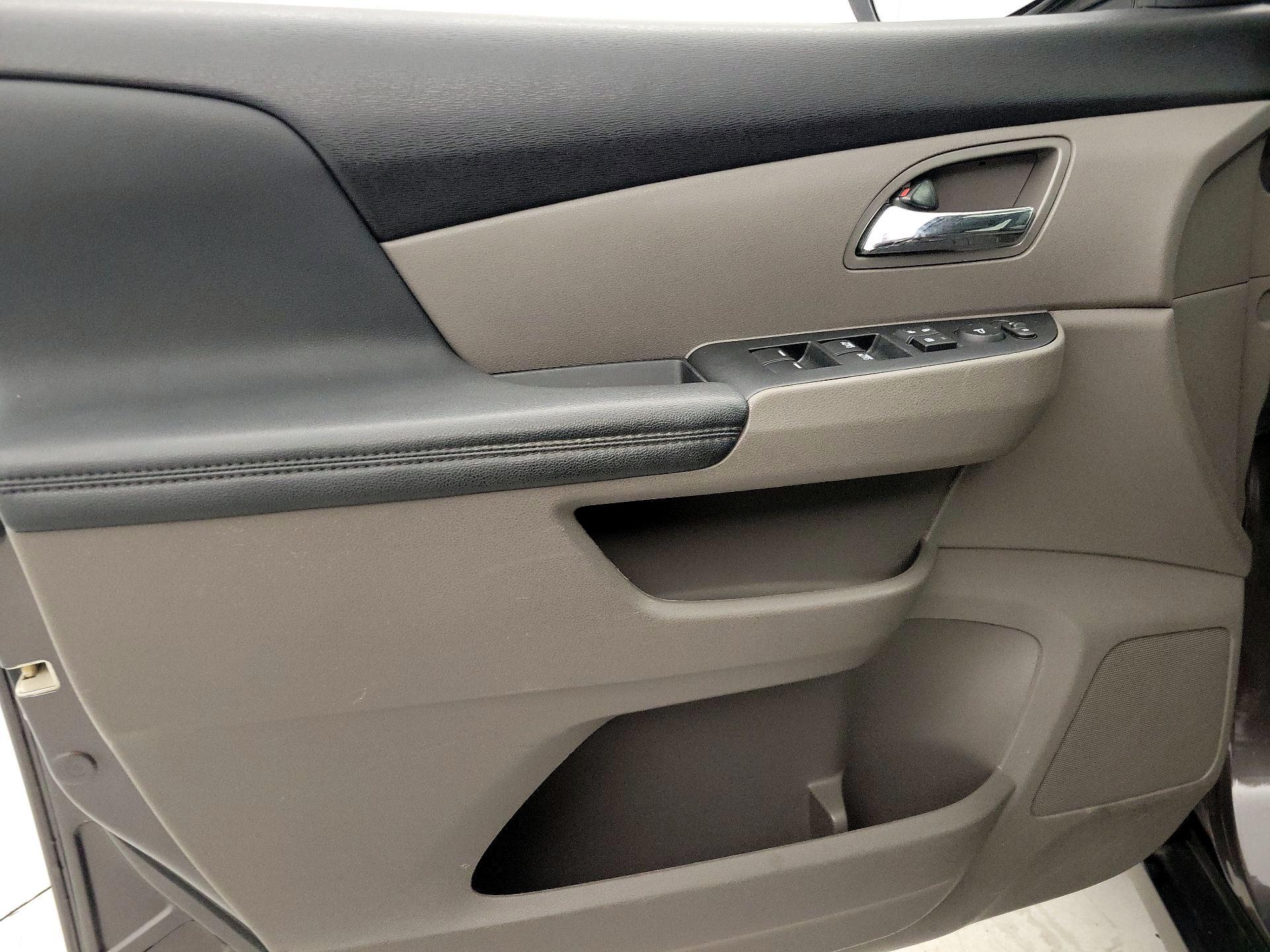 Thumbnail: 2015 Honda Odyssey - 12