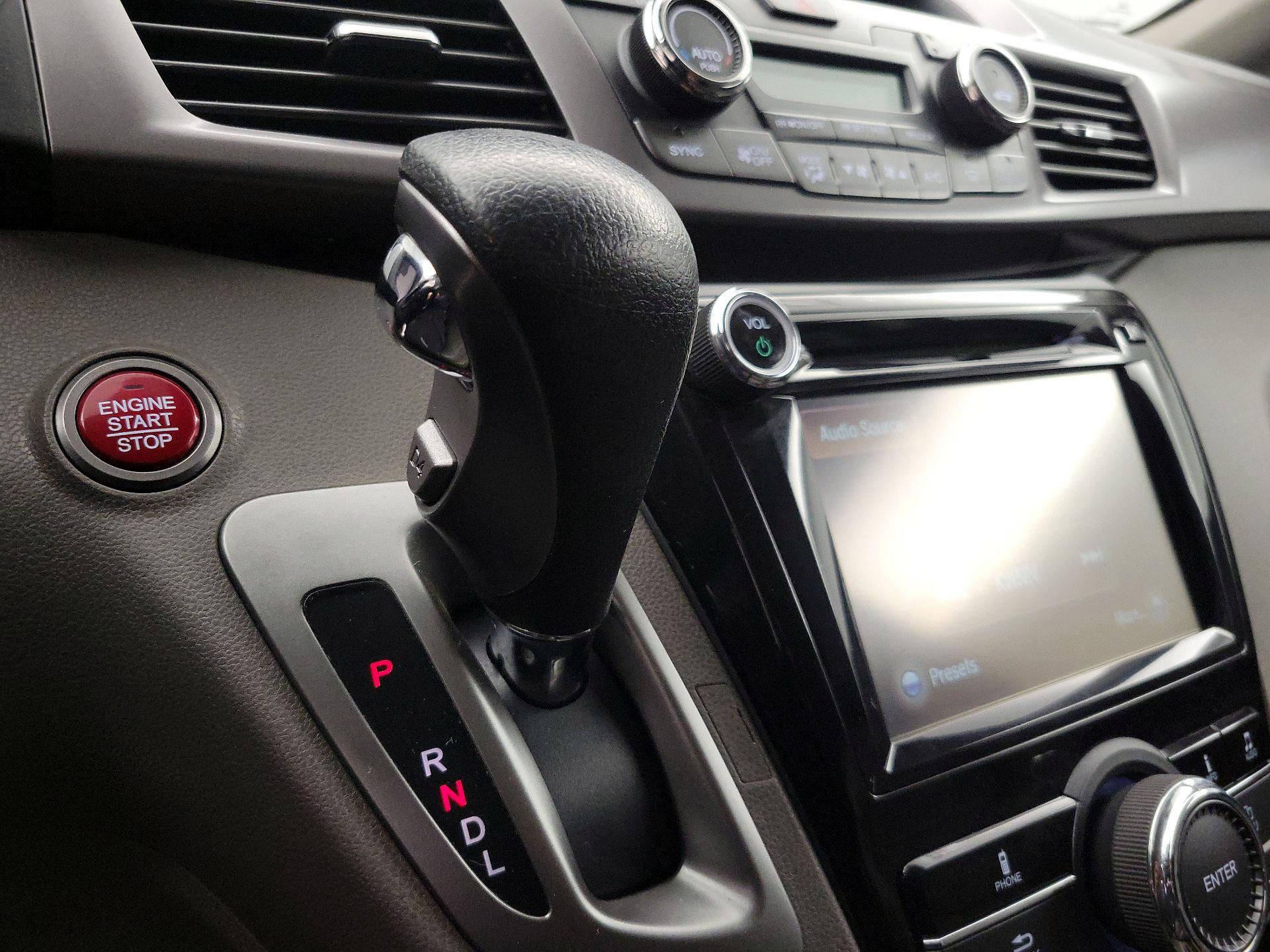 Thumbnail: 2015 Honda Odyssey - 17