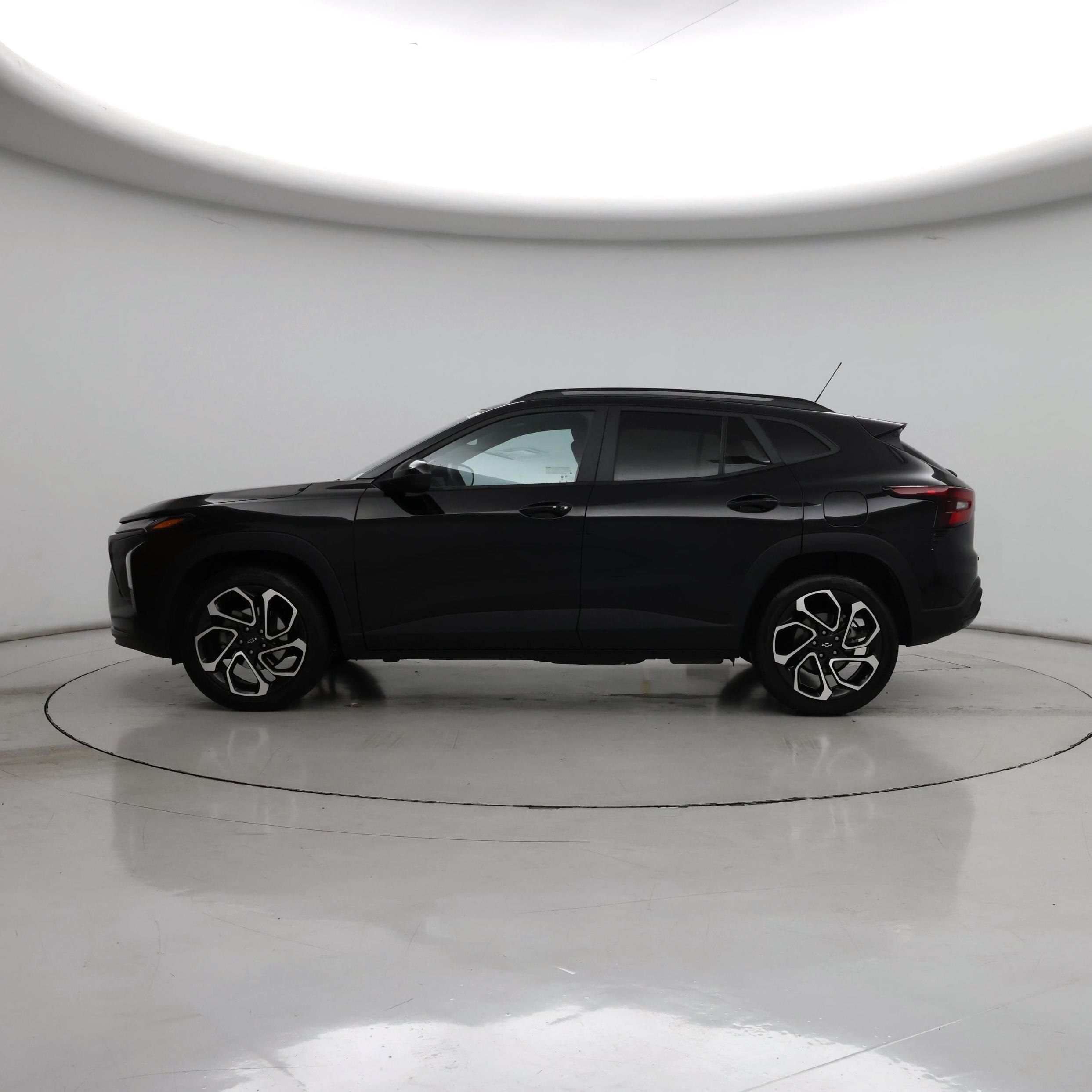 Thumbnail: 2024 Chevrolet Trax - 3