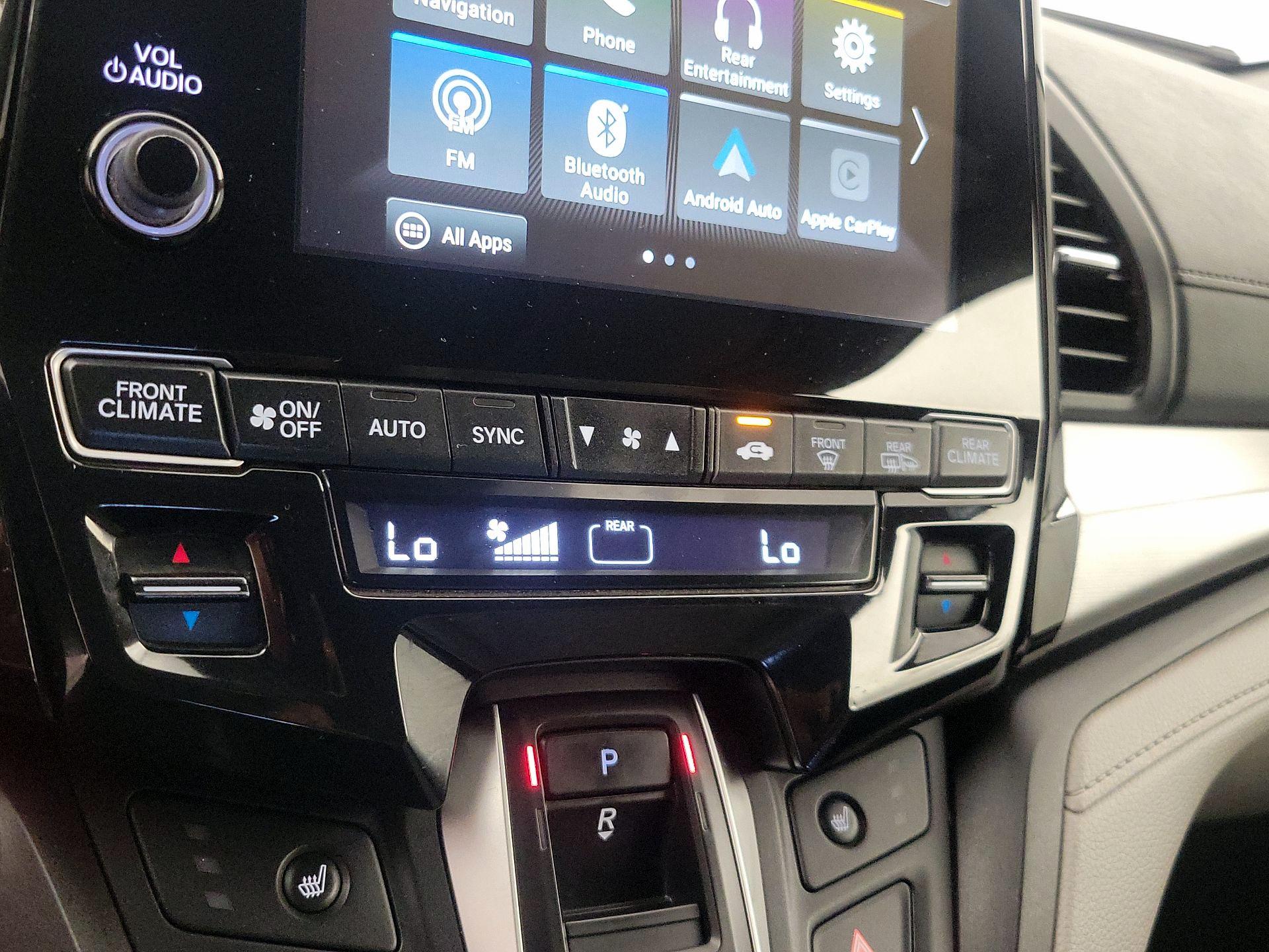 Thumbnail: 2018 Honda Odyssey - 17