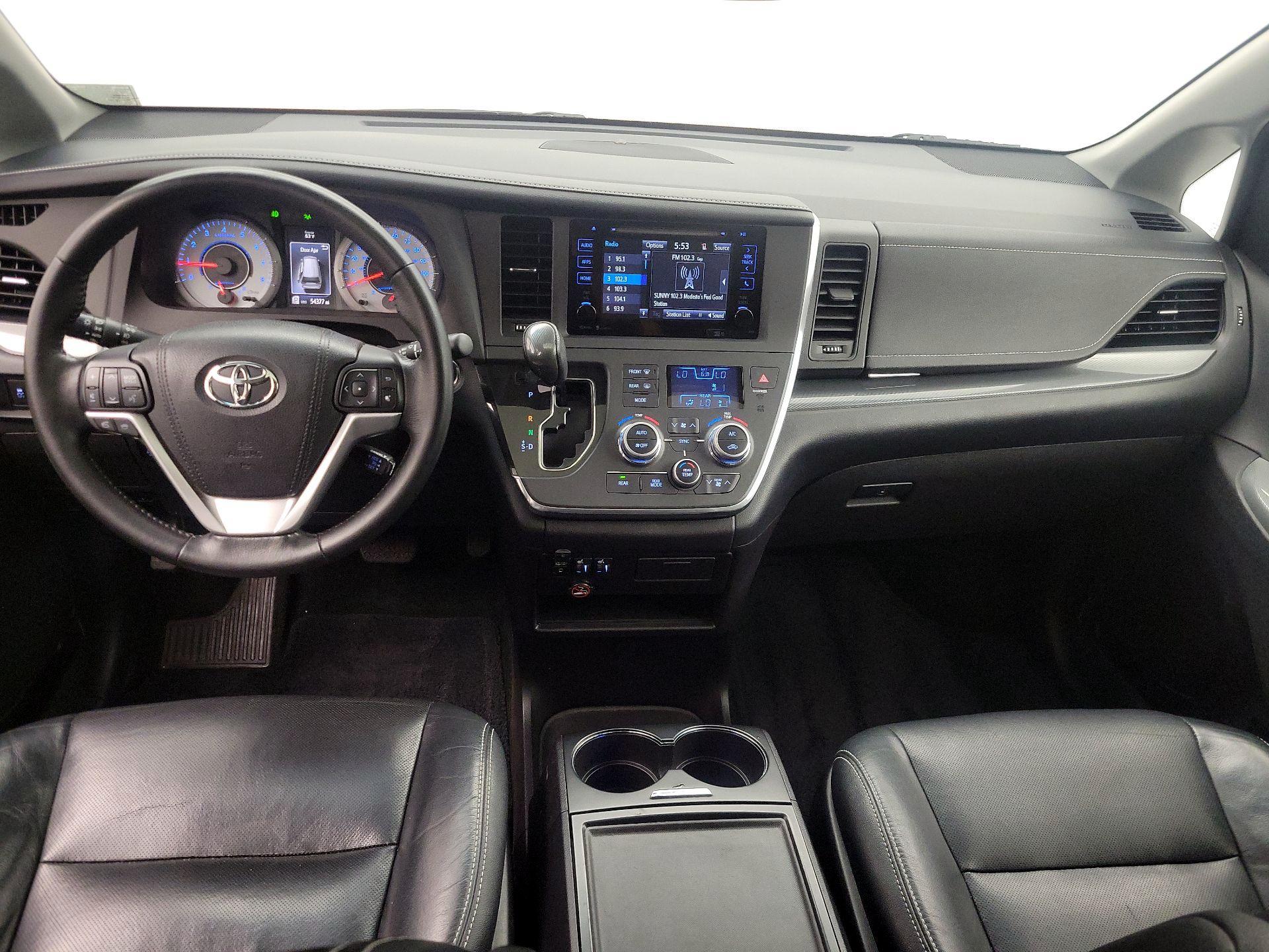 Thumbnail: 2015 Toyota Sienna - 9