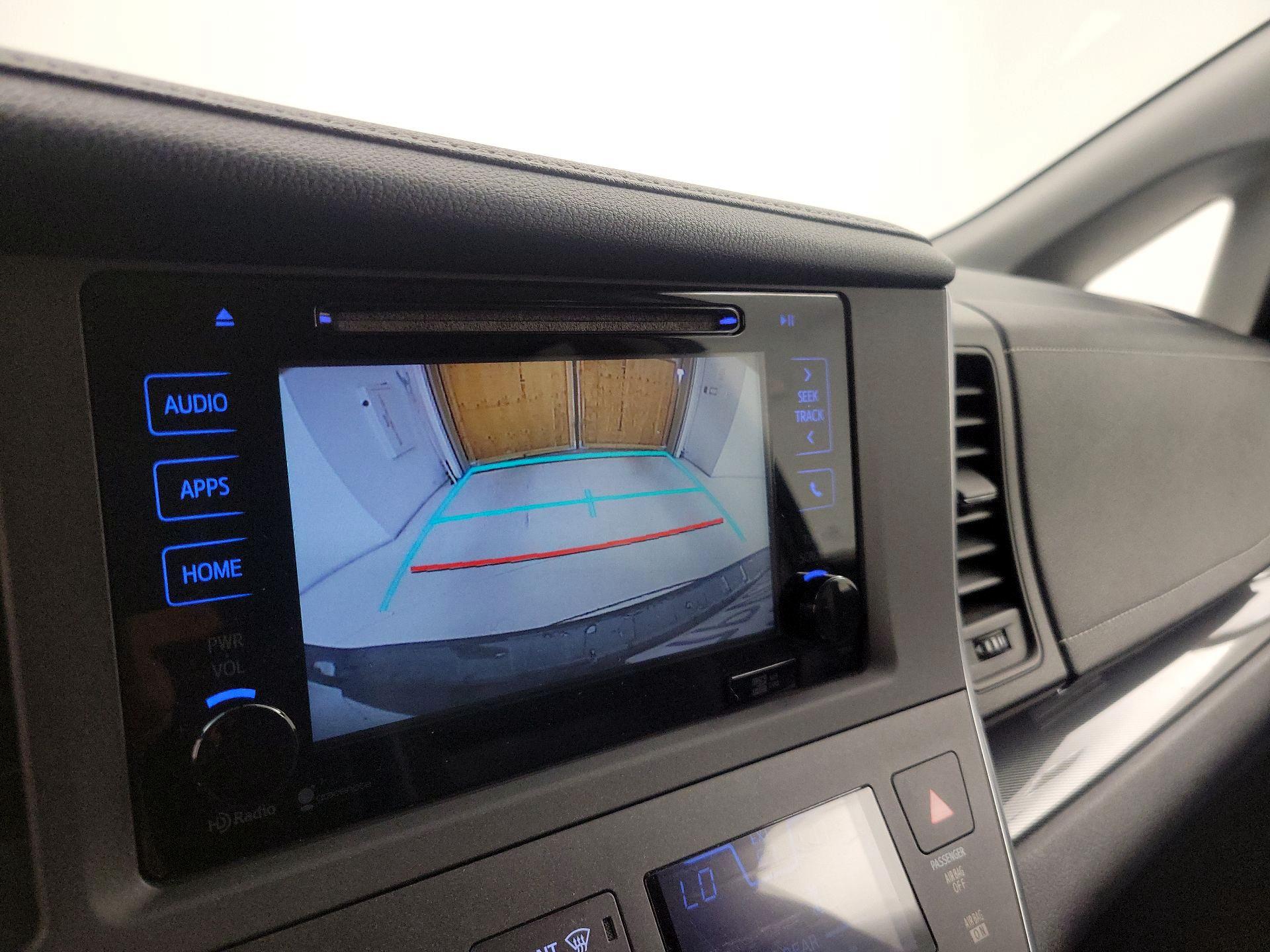 Thumbnail: 2015 Toyota Sienna - 14