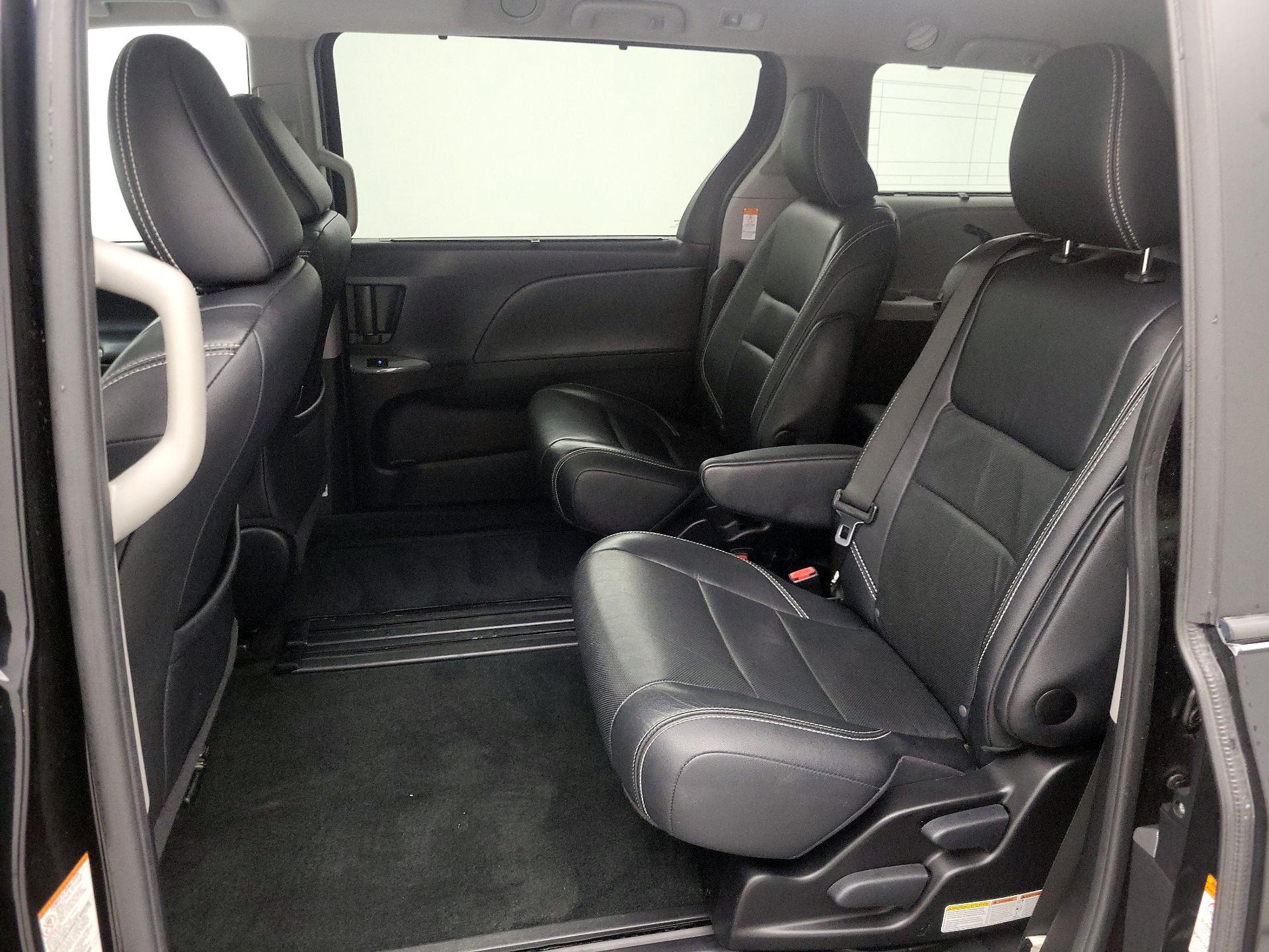 Thumbnail: 2015 Toyota Sienna - 20