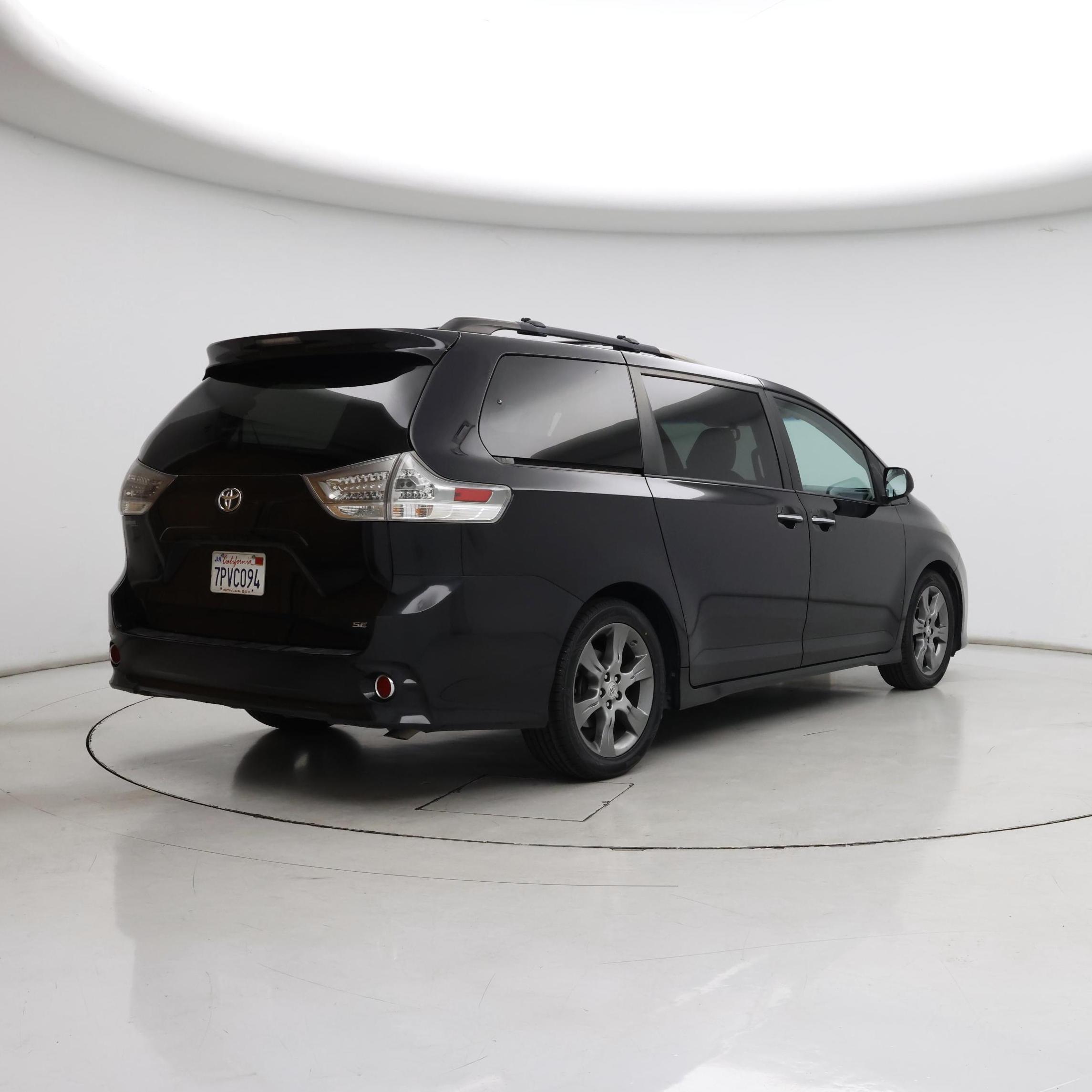 Thumbnail: 2015 Toyota Sienna - 8
