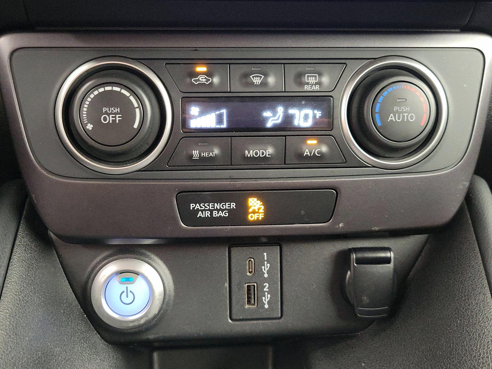 Thumbnail: 2022 Nissan Leaf - 16