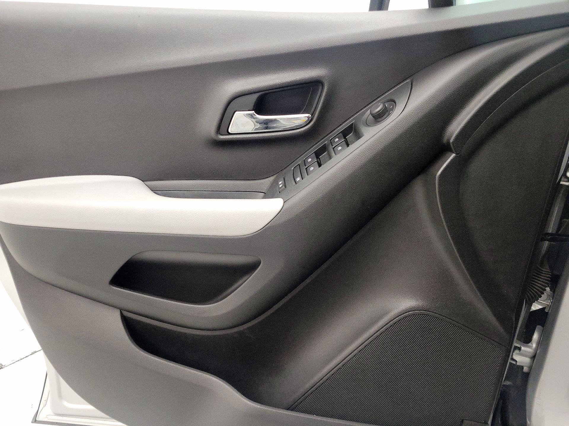 Thumbnail: 2019 Chevrolet Trax - 12