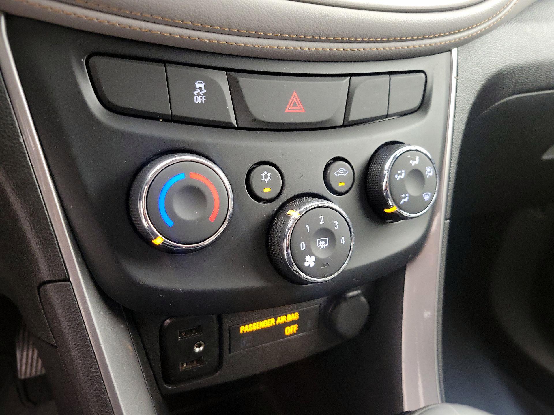 Thumbnail: 2019 Chevrolet Trax - 16