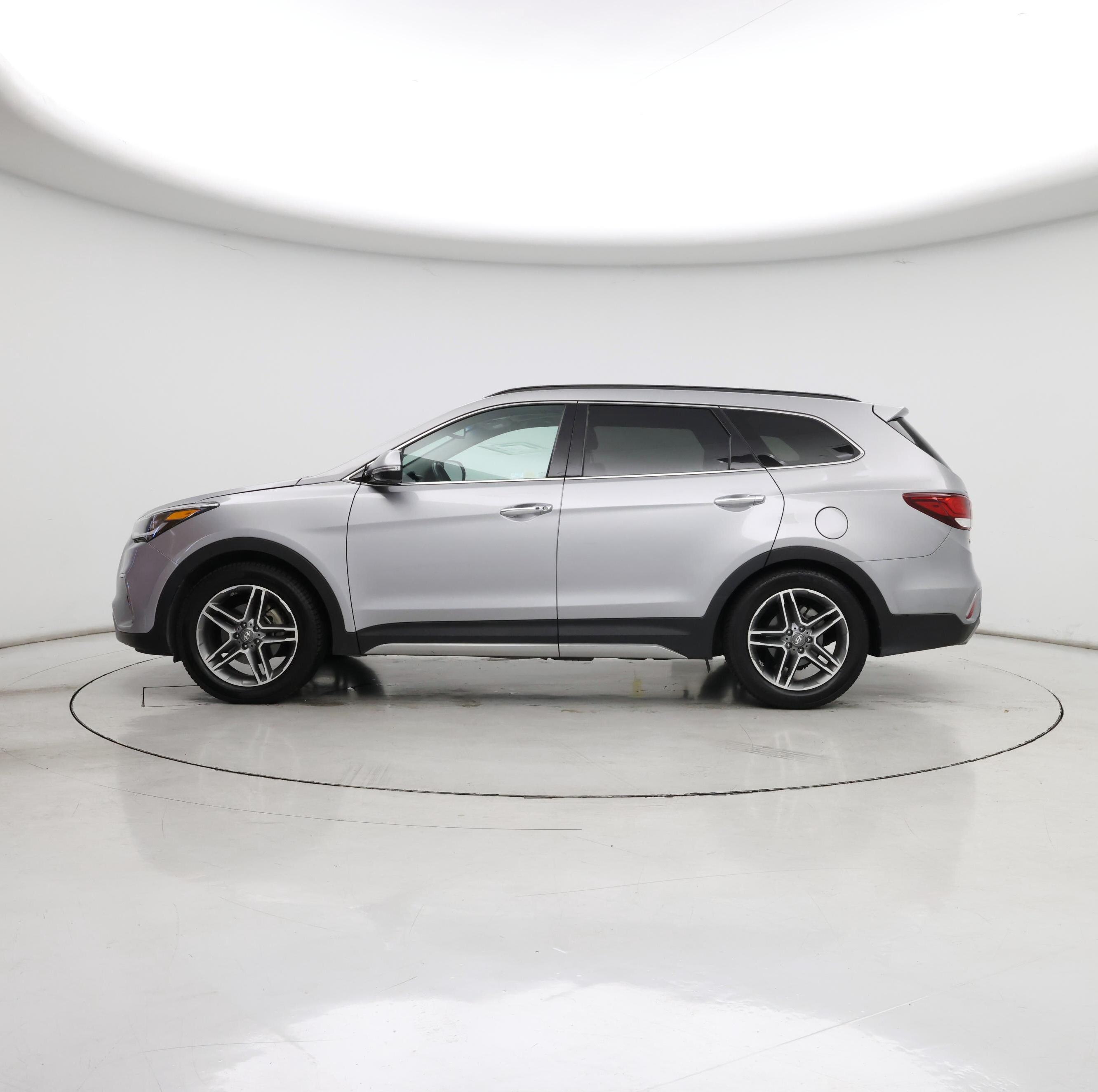 Thumbnail: 2017 Hyundai Santa Fe - 3