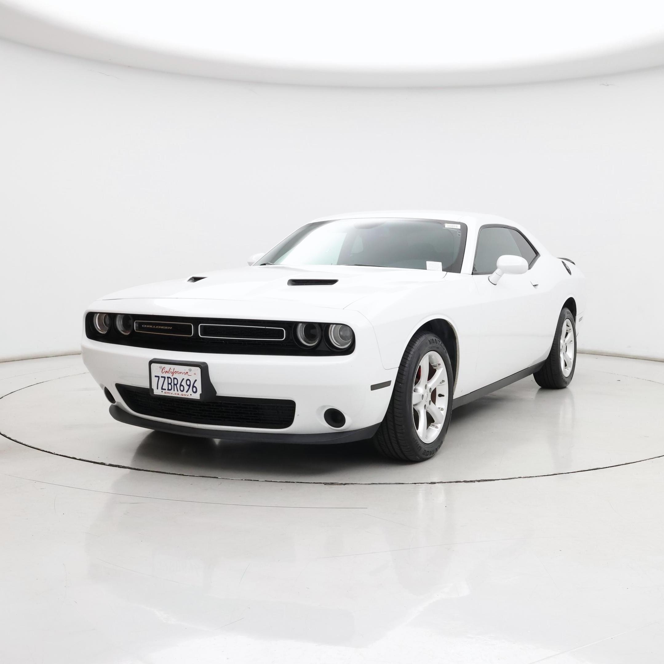 Thumbnail: 2017 Dodge Challenger - 4