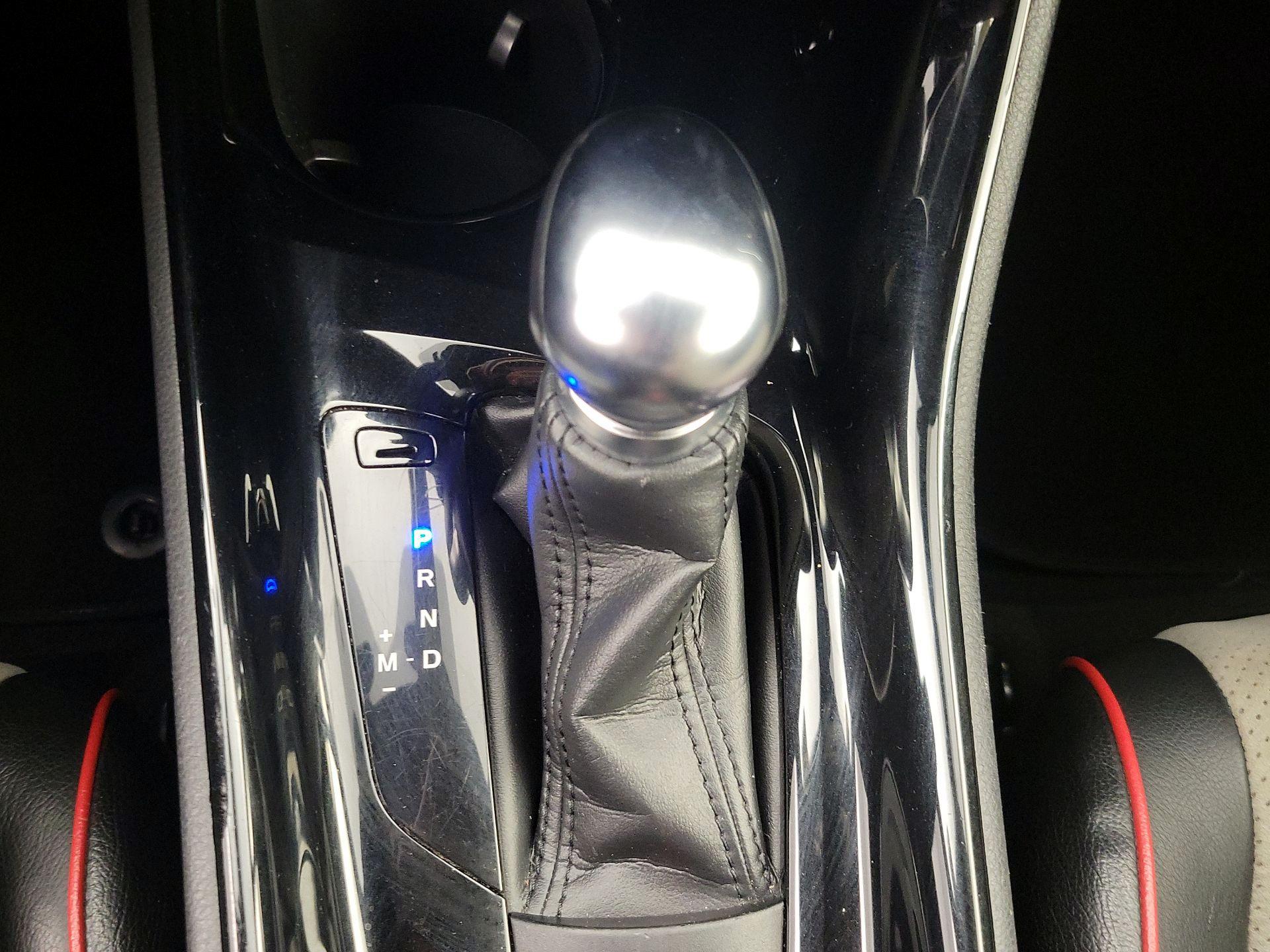 Thumbnail: 2019 Toyota C-HR - 17