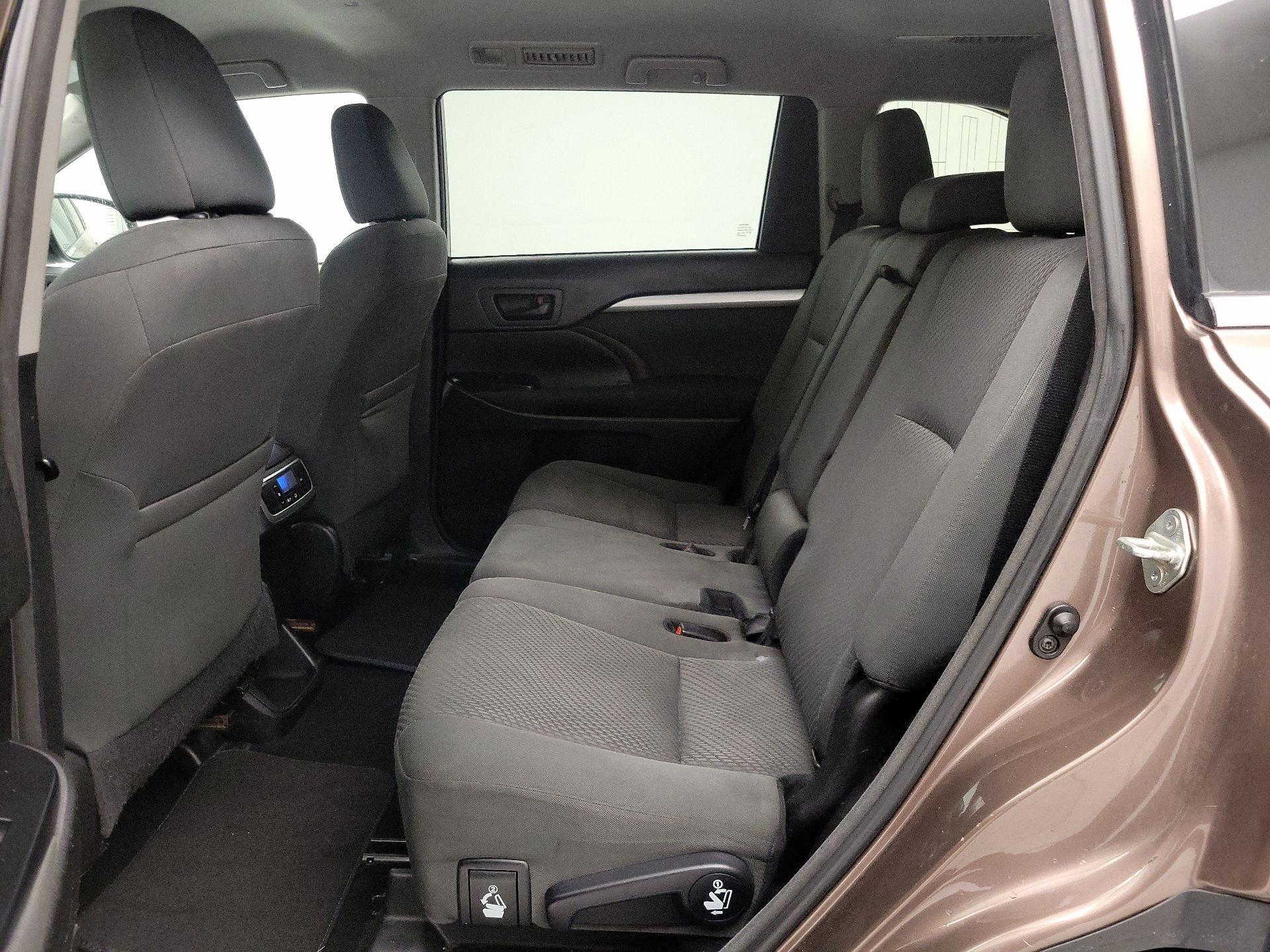 Thumbnail: 2018 Toyota Highlander - 19