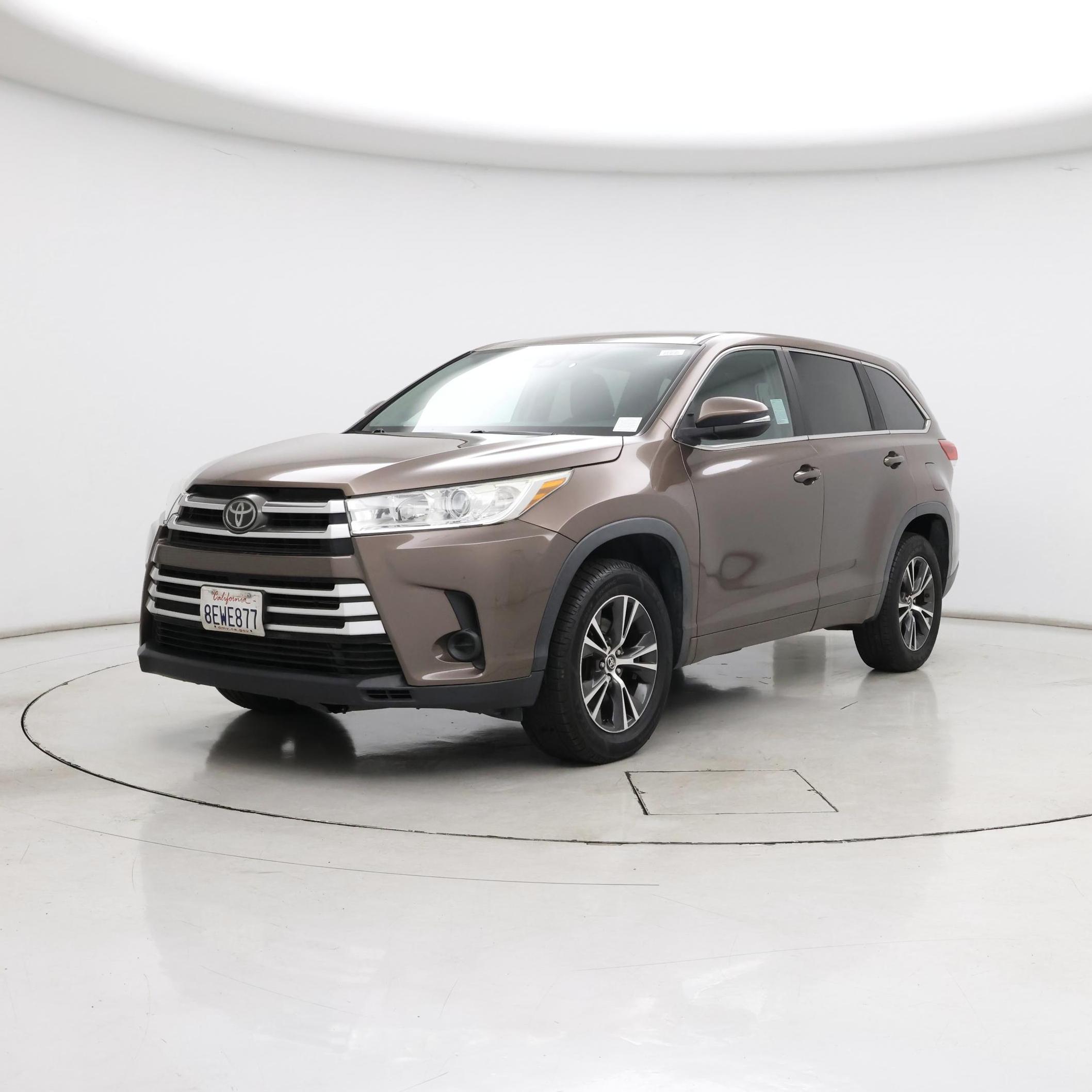 Thumbnail: 2018 Toyota Highlander - 4