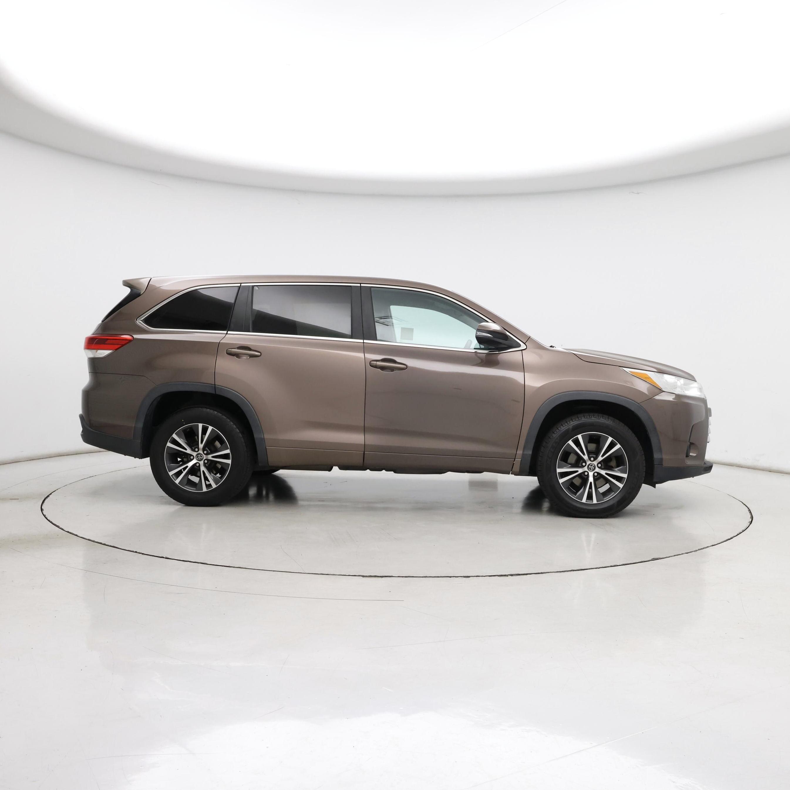 Thumbnail: 2018 Toyota Highlander - 7