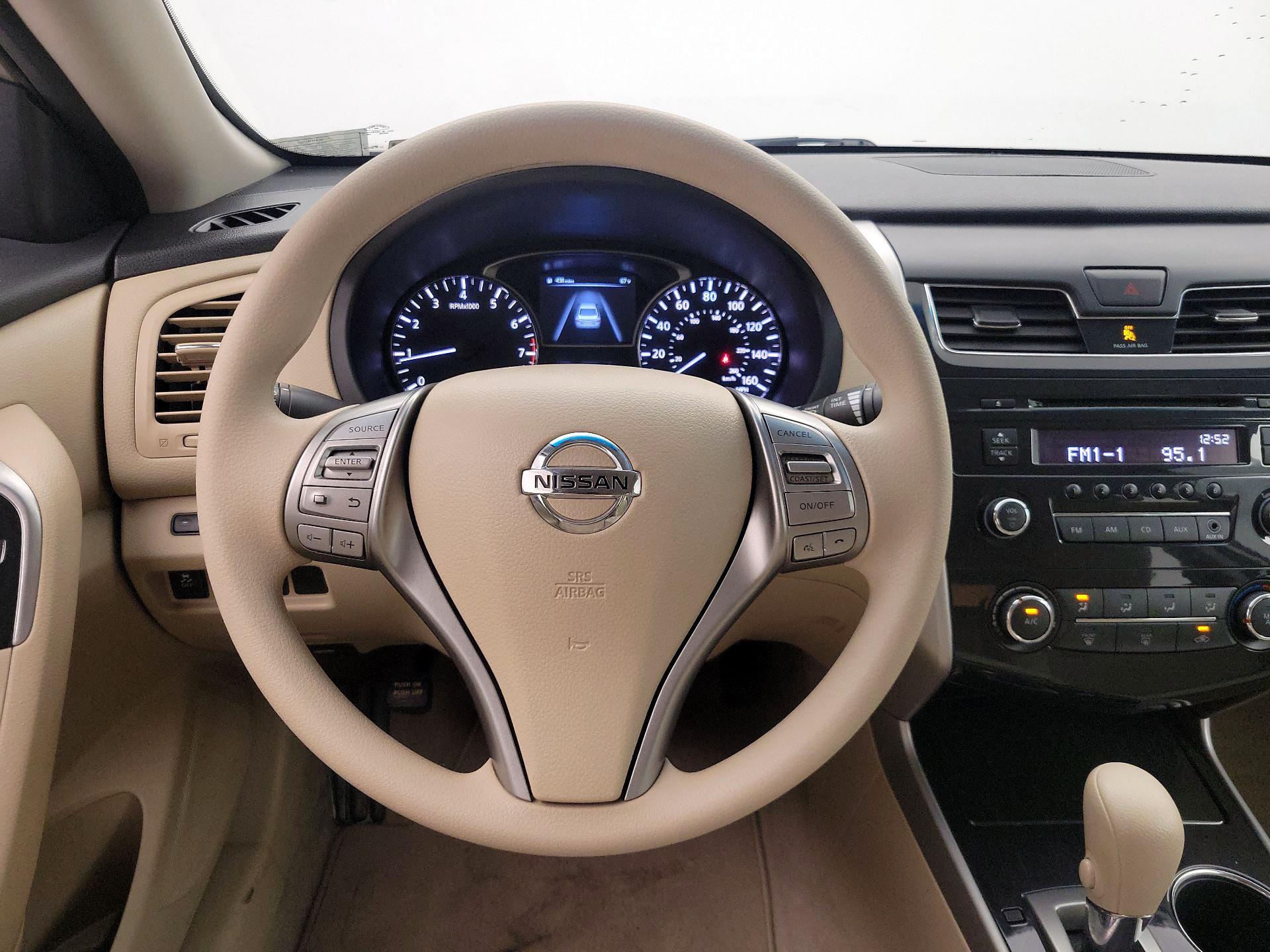 Thumbnail: 2014 Nissan Altima - 10