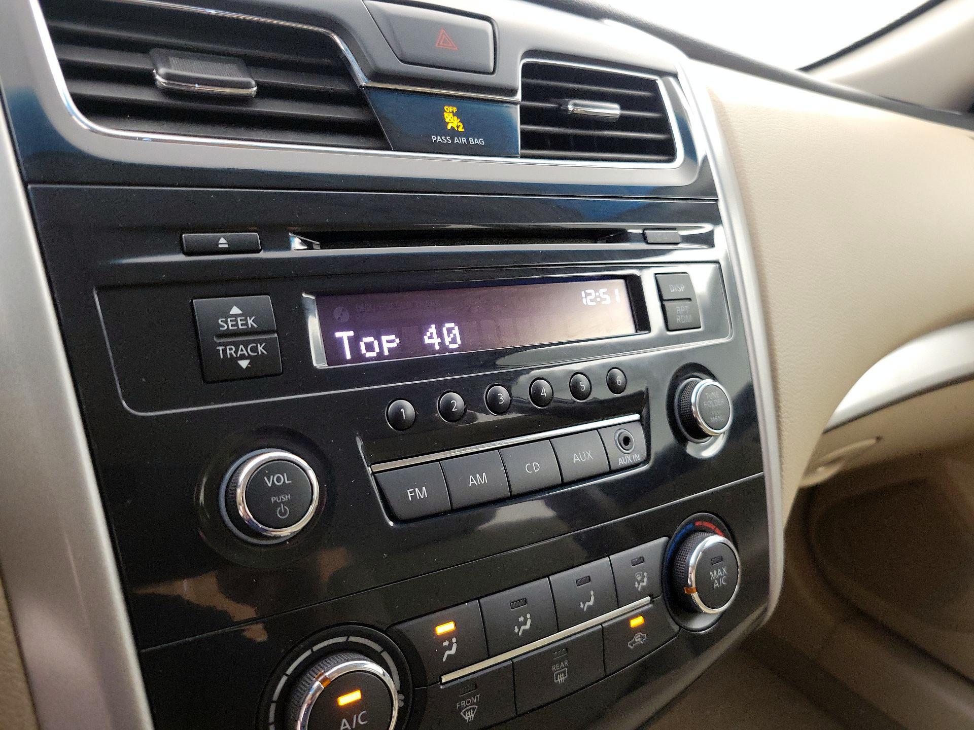 Thumbnail: 2014 Nissan Altima - 14