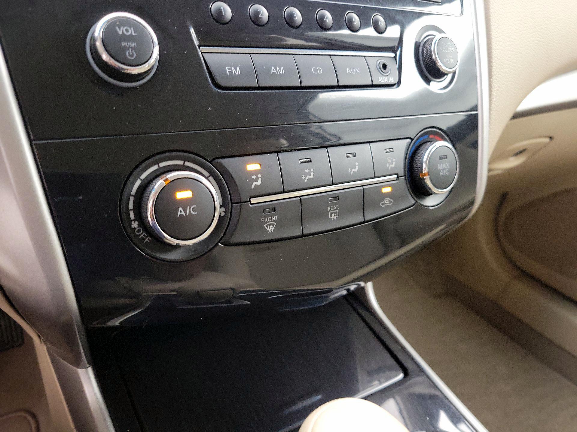 Thumbnail: 2014 Nissan Altima - 15