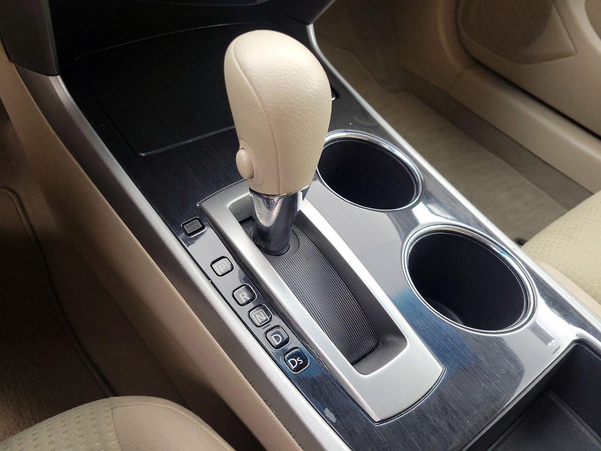 Thumbnail: 2014 Nissan Altima - 16