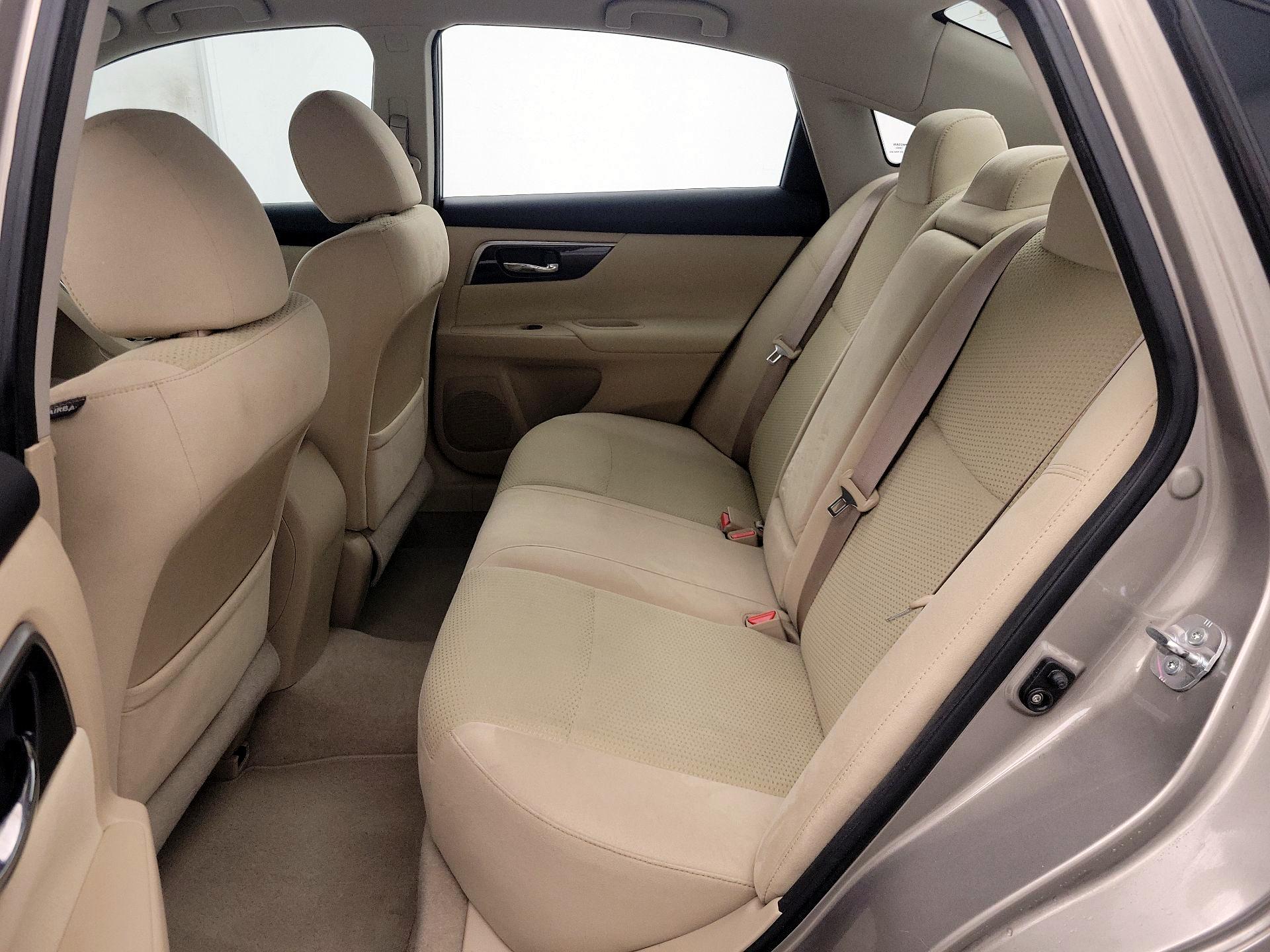 Thumbnail: 2014 Nissan Altima - 17