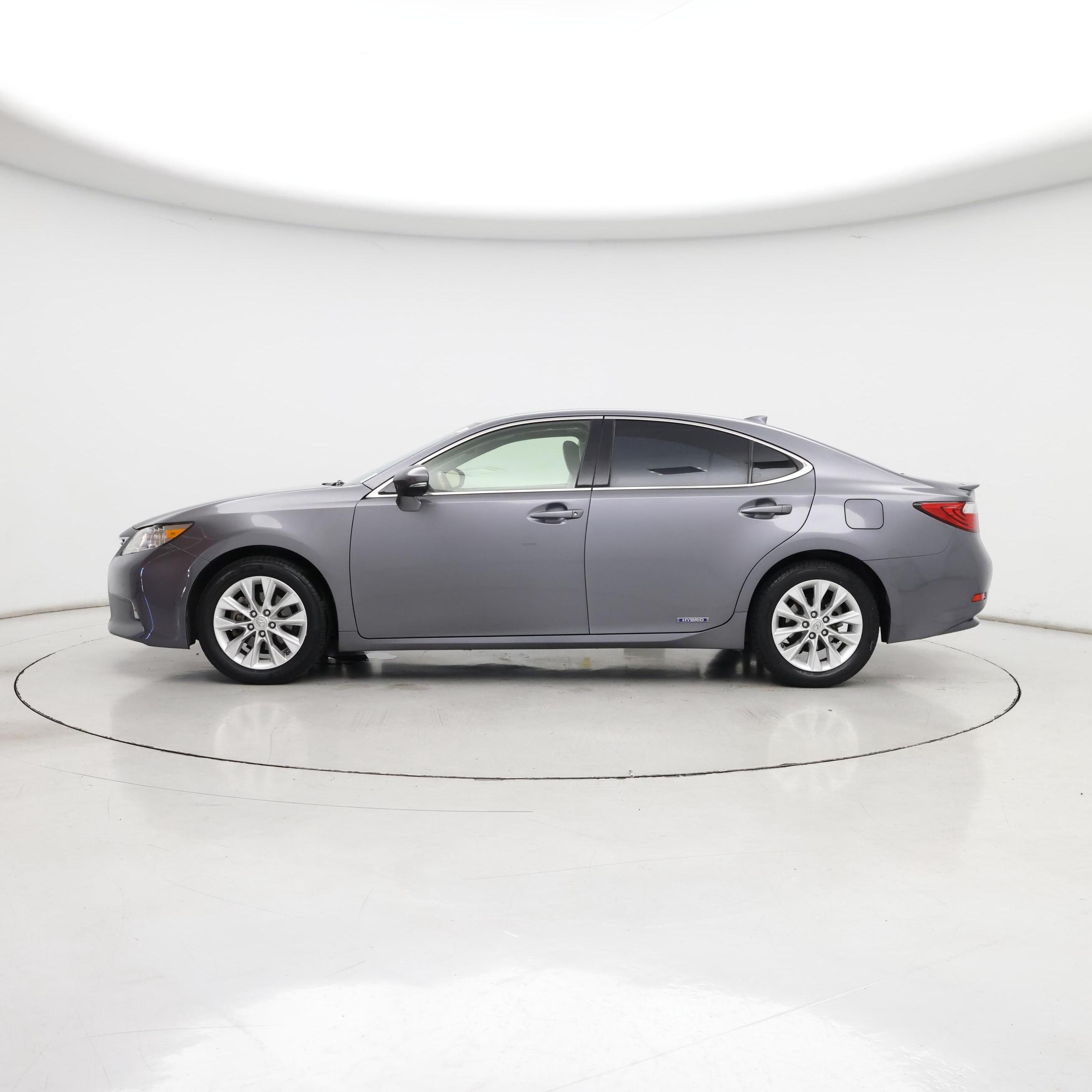 Thumbnail: 2015 Lexus ES - 3