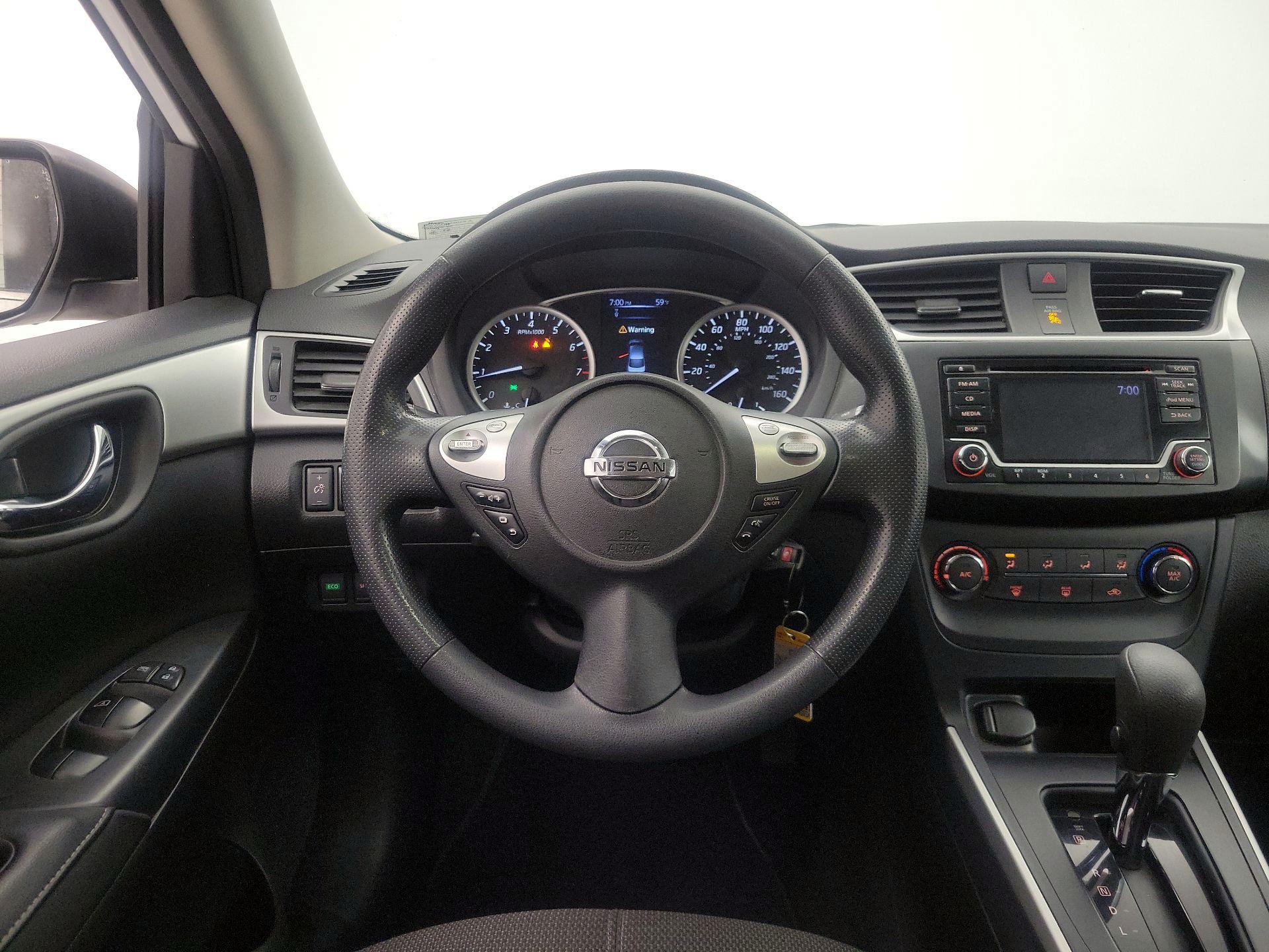 Thumbnail: 2018 Nissan Sentra - 10