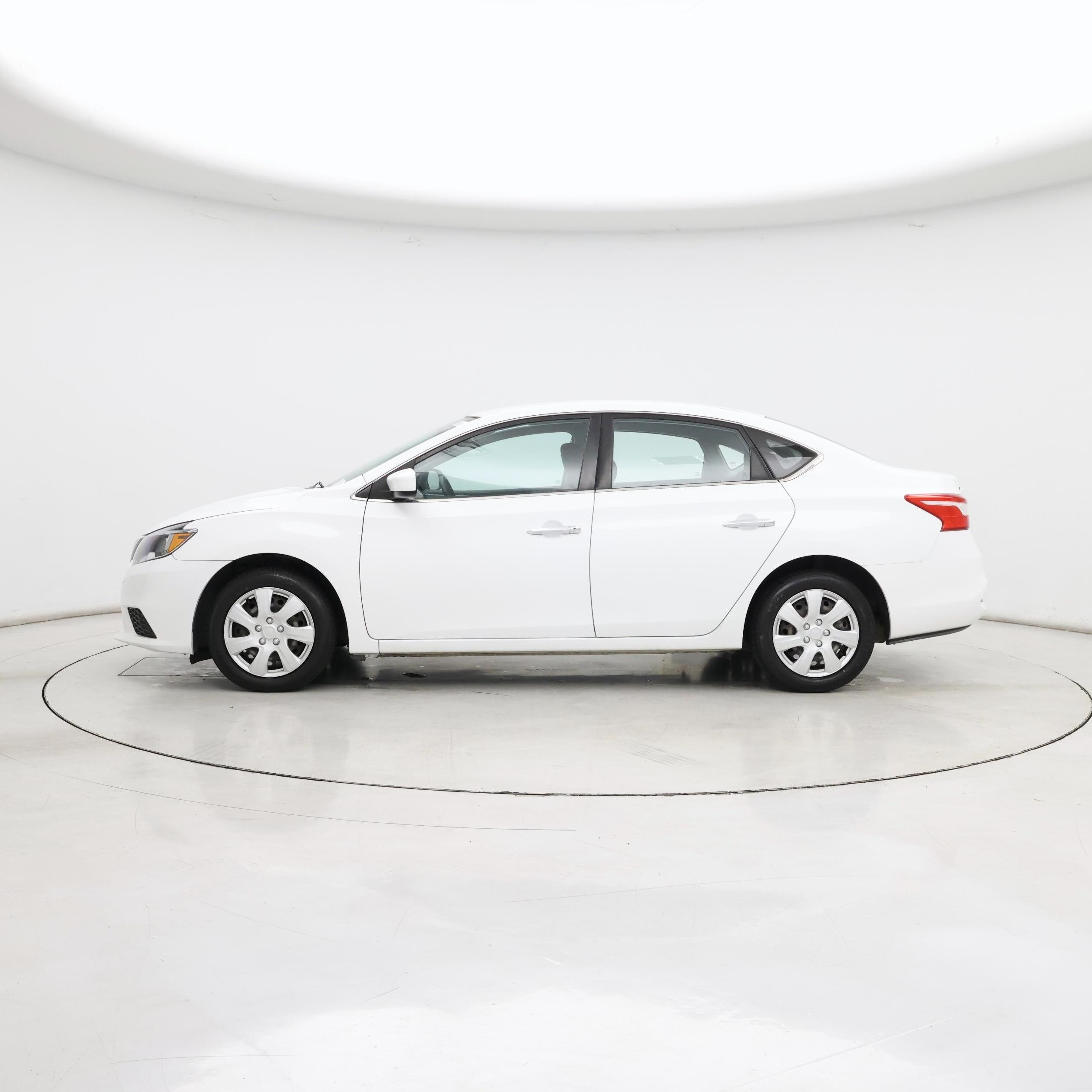 Thumbnail: 2018 Nissan Sentra - 3