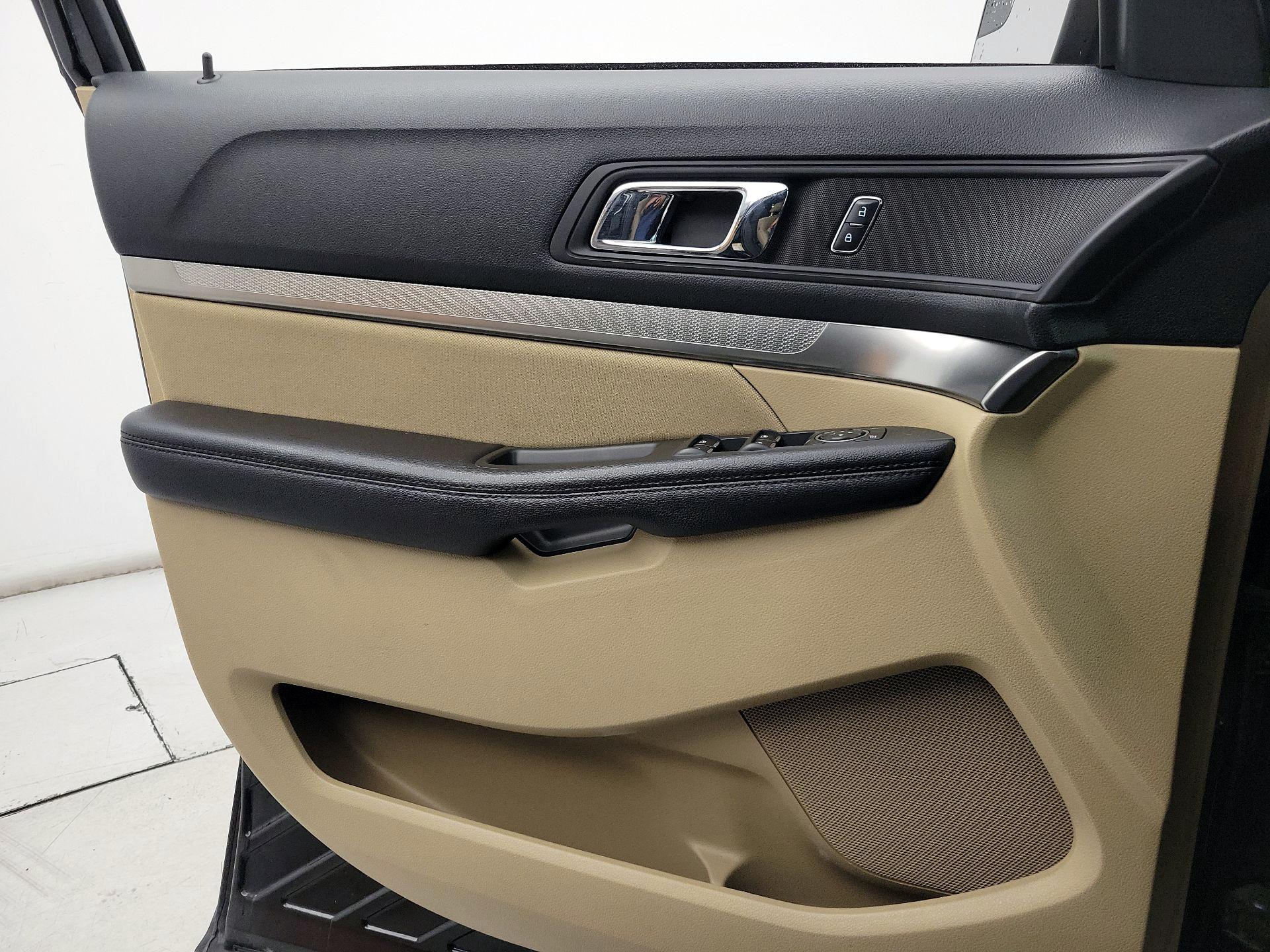 Thumbnail: 2017 Ford Explorer - 12