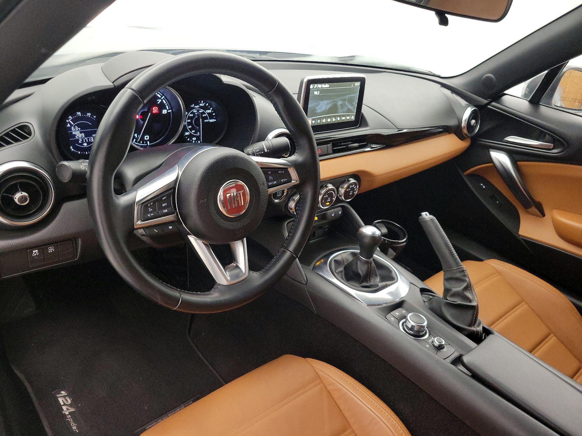 Thumbnail: 2017 Fiat 124 Spider - 9