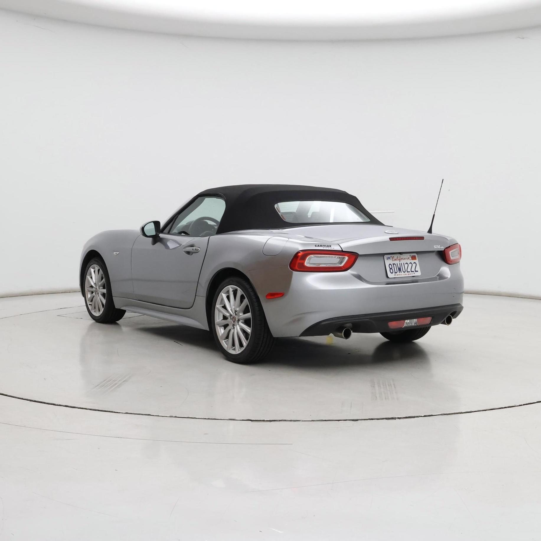 Thumbnail: 2017 Fiat 124 Spider - 2