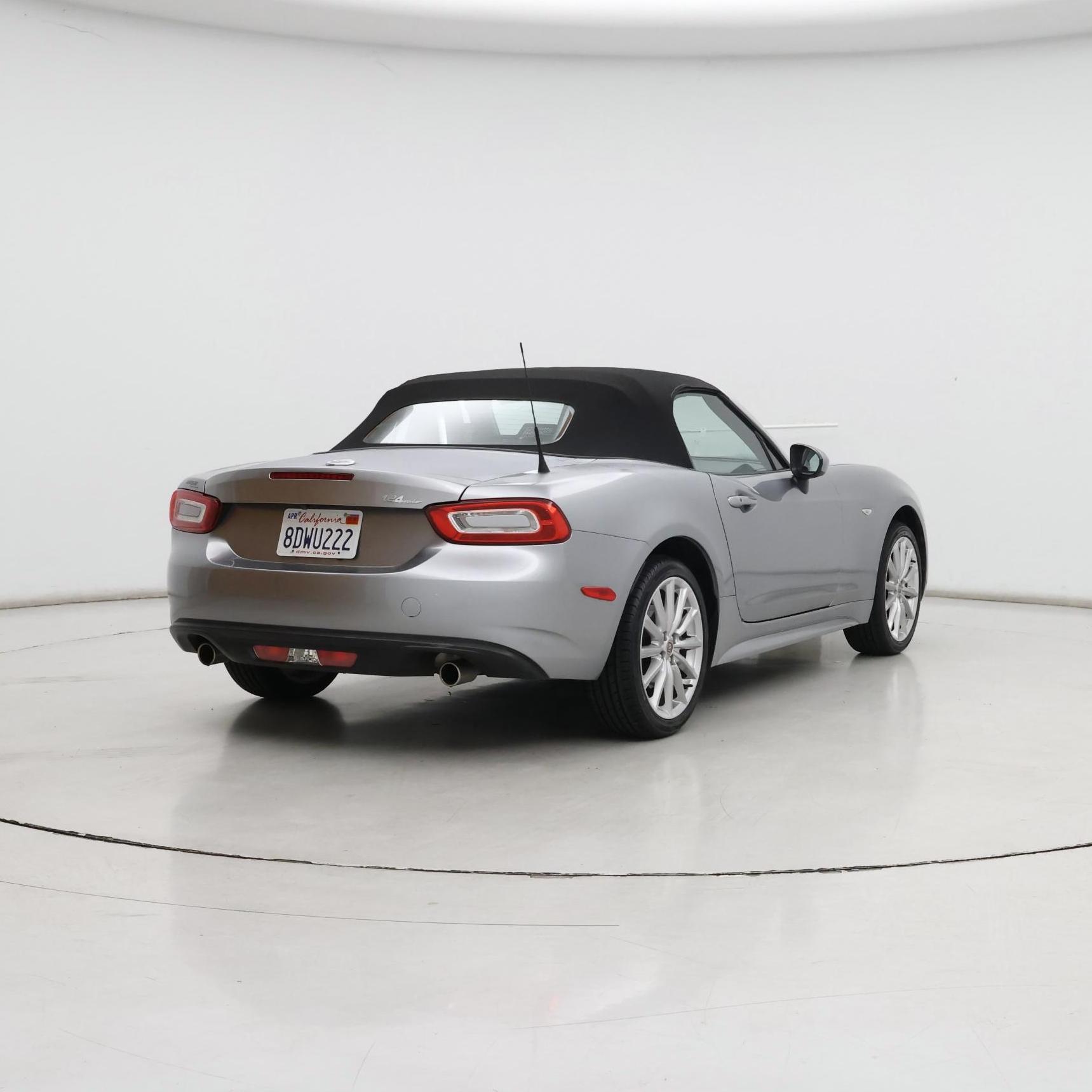 Thumbnail: 2017 Fiat 124 Spider - 8