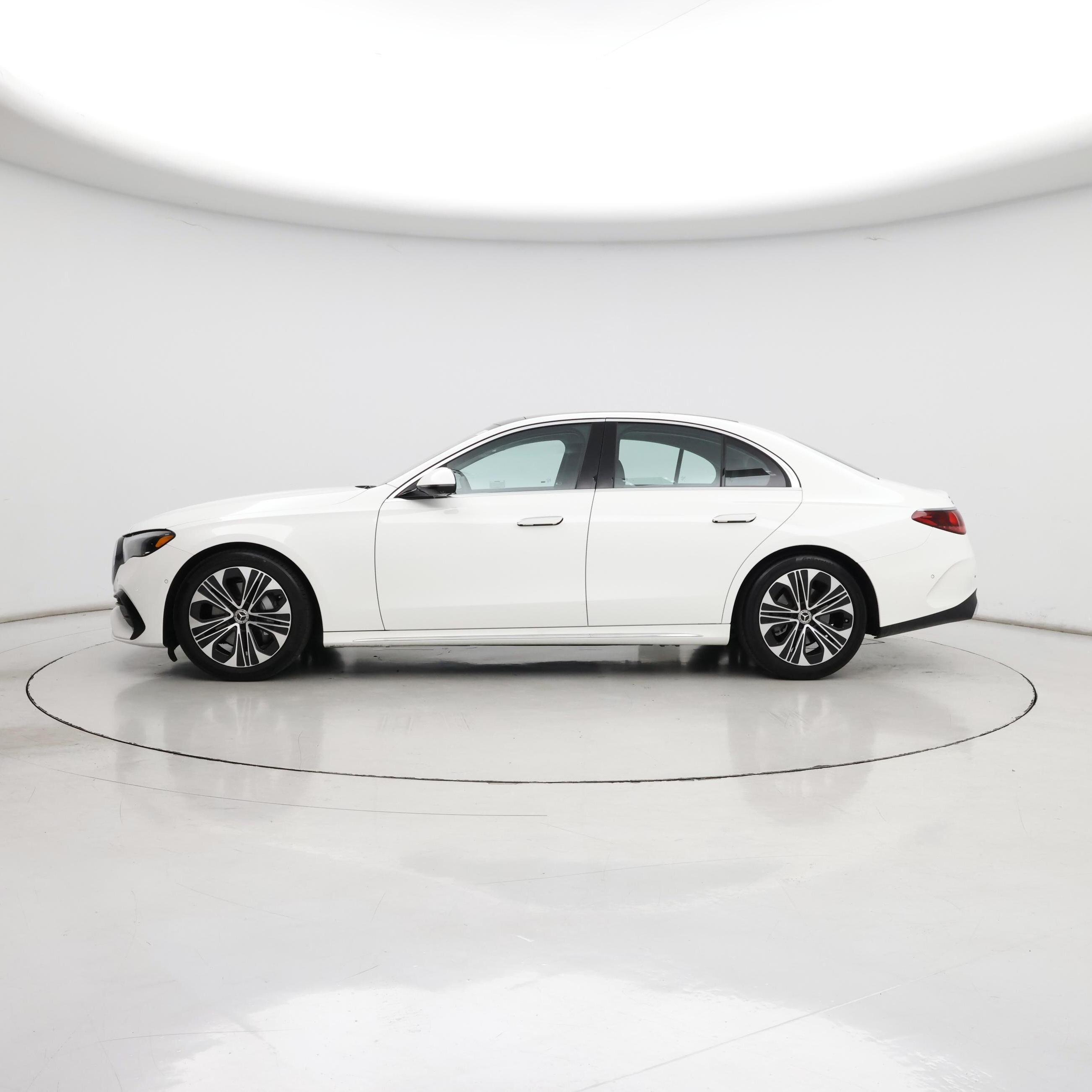 Thumbnail: 2024 Mercedes-Benz E-Class - 3