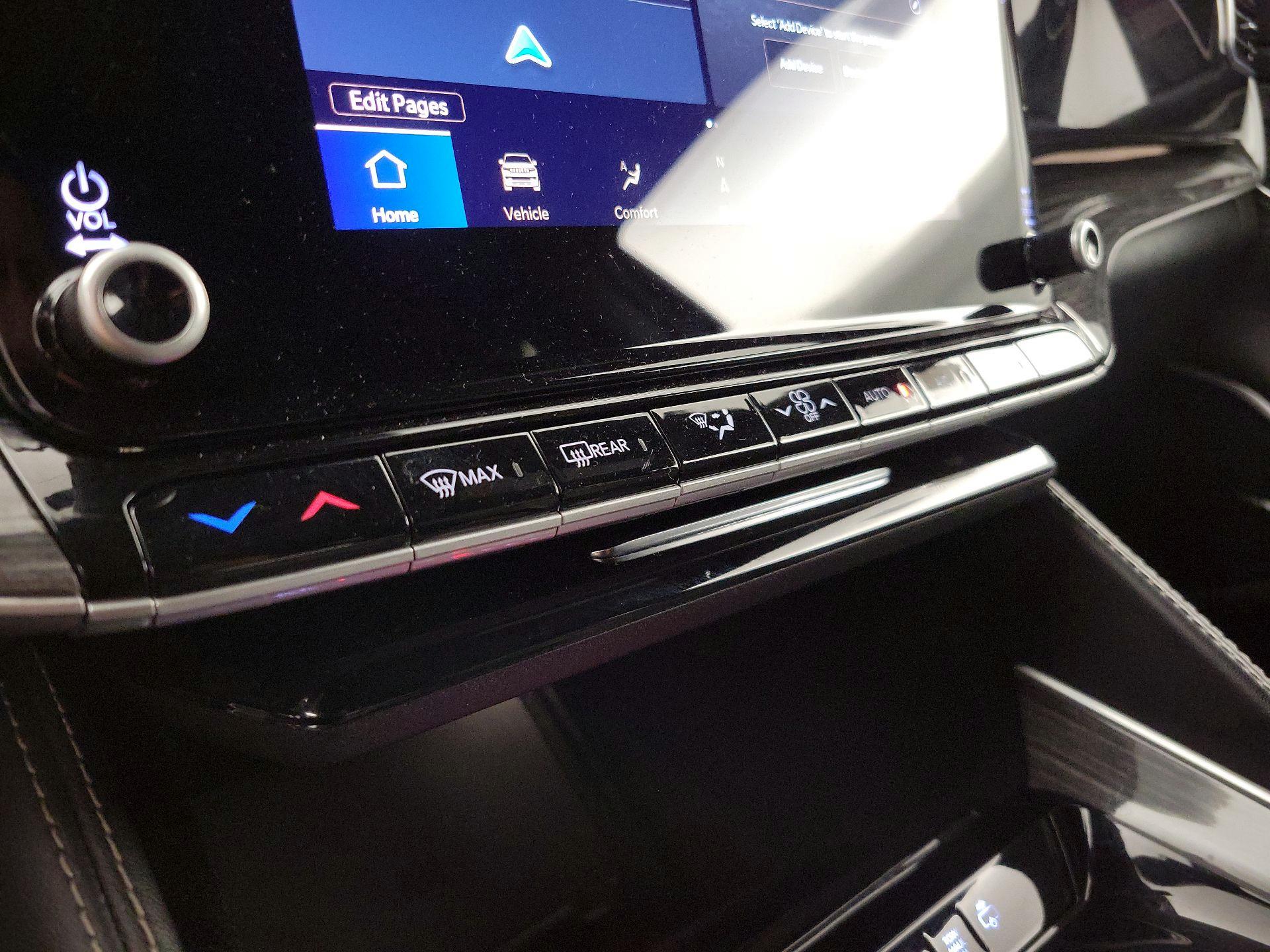 Thumbnail: 2022 Jeep Wagoneer - 17