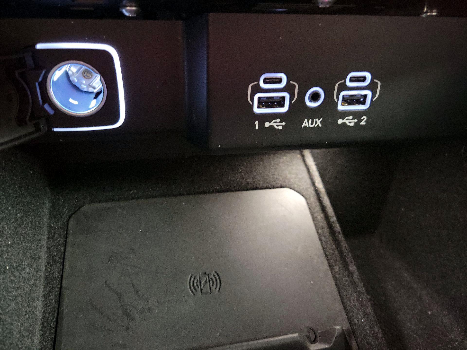 Thumbnail: 2022 Jeep Wagoneer - 19