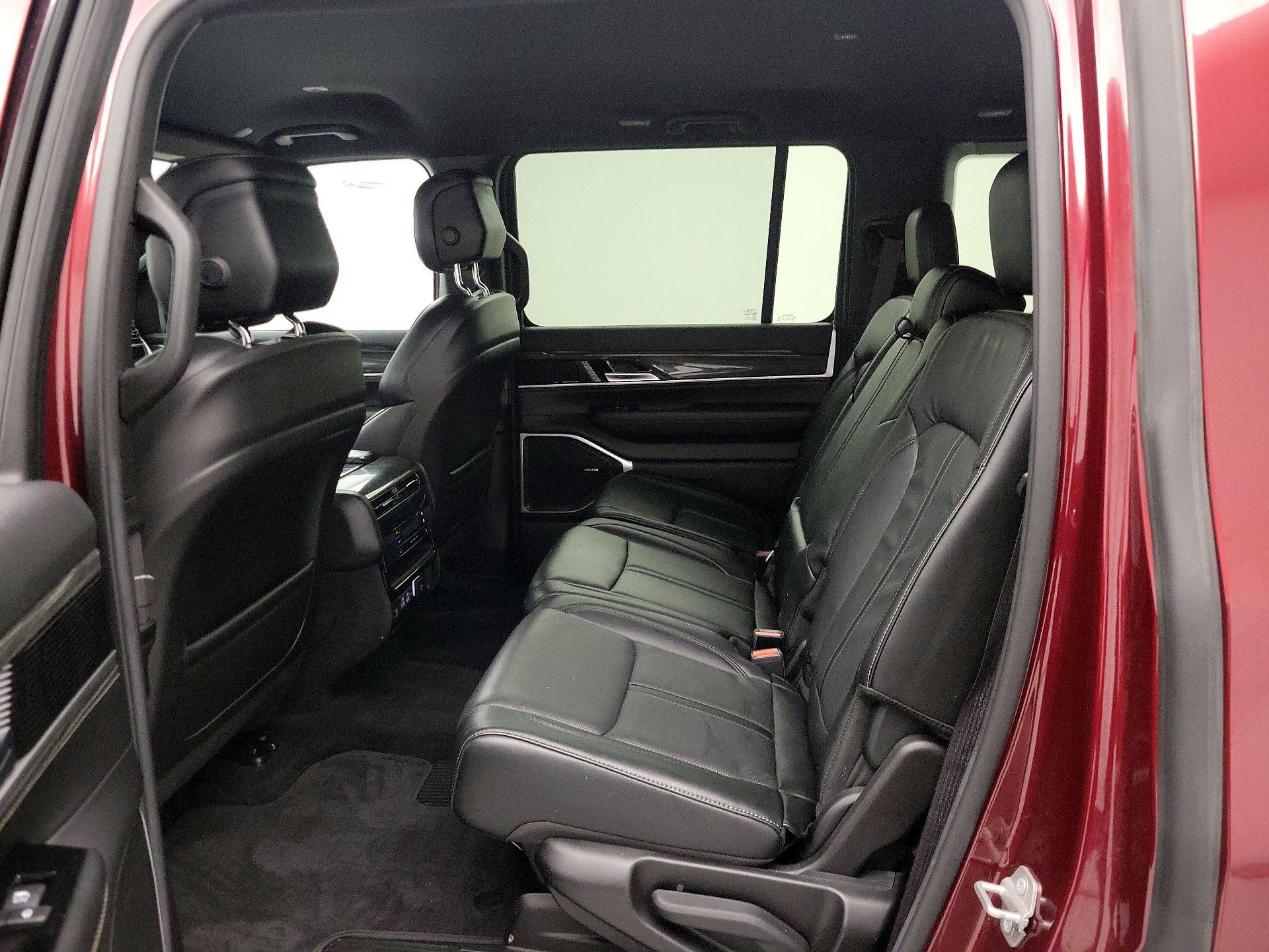 Thumbnail: 2022 Jeep Wagoneer - 20