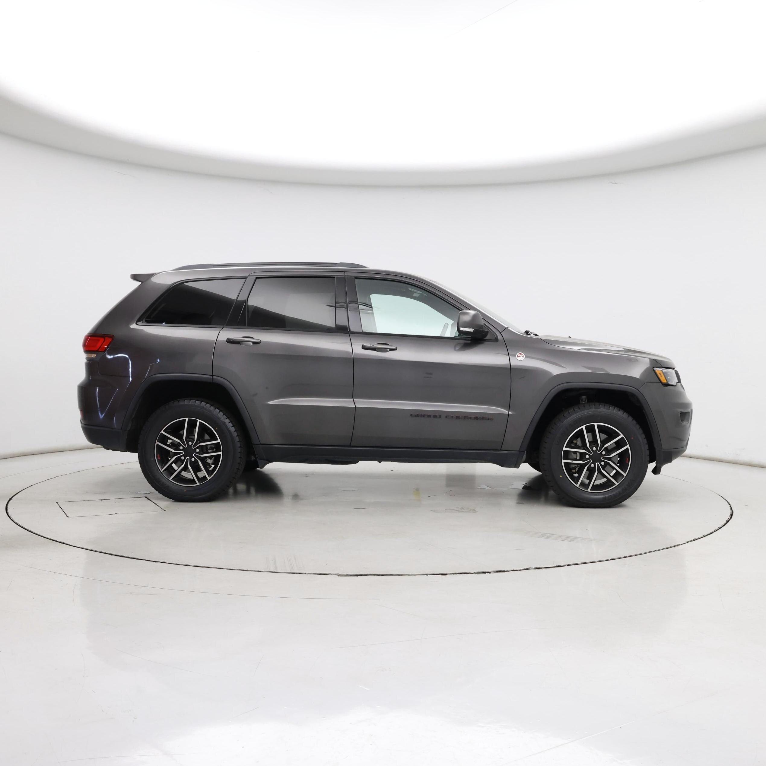 Thumbnail: 2019 Jeep Grand Cherokee - 7