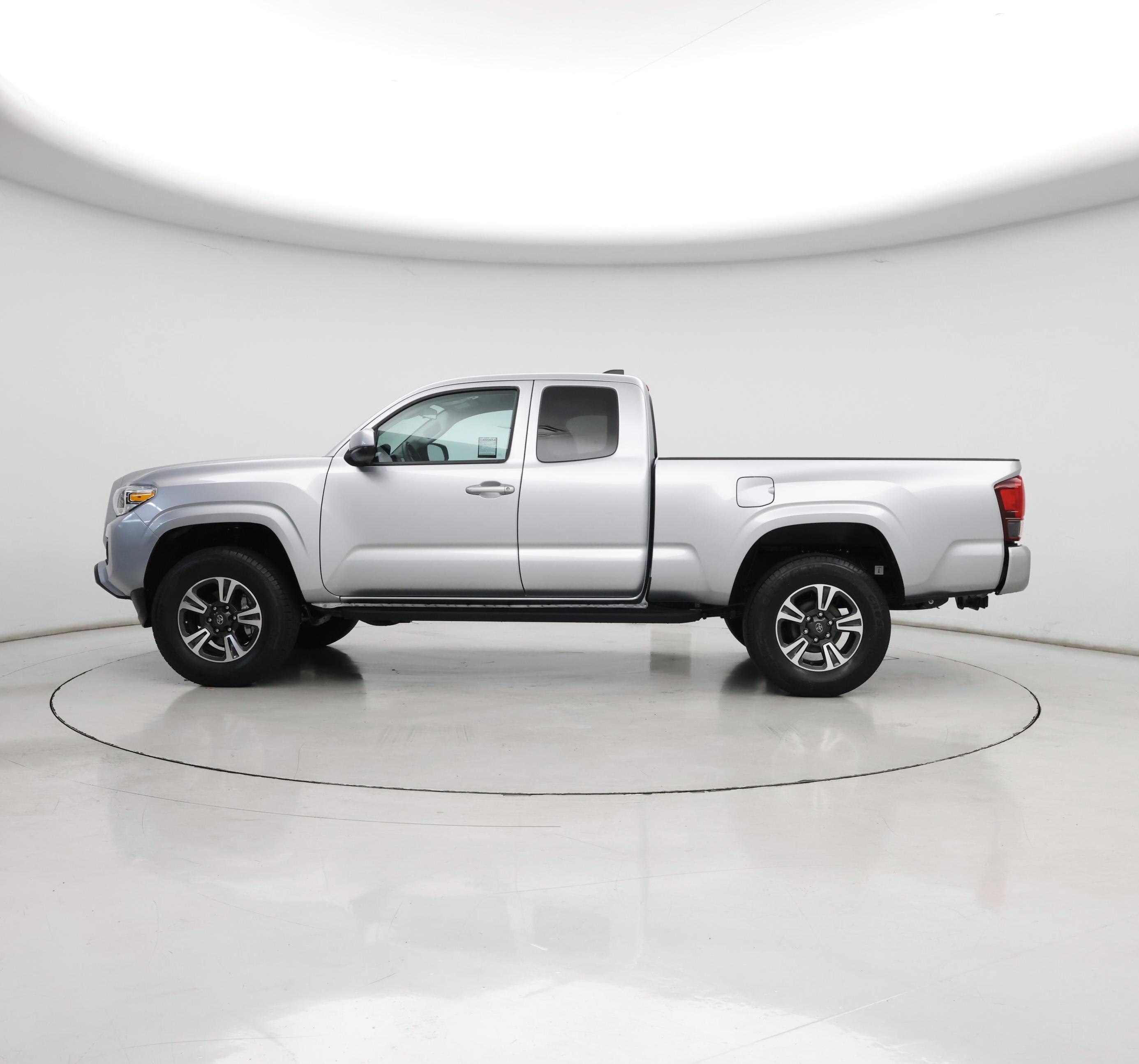 Thumbnail: 2023 Toyota Tacoma - 3