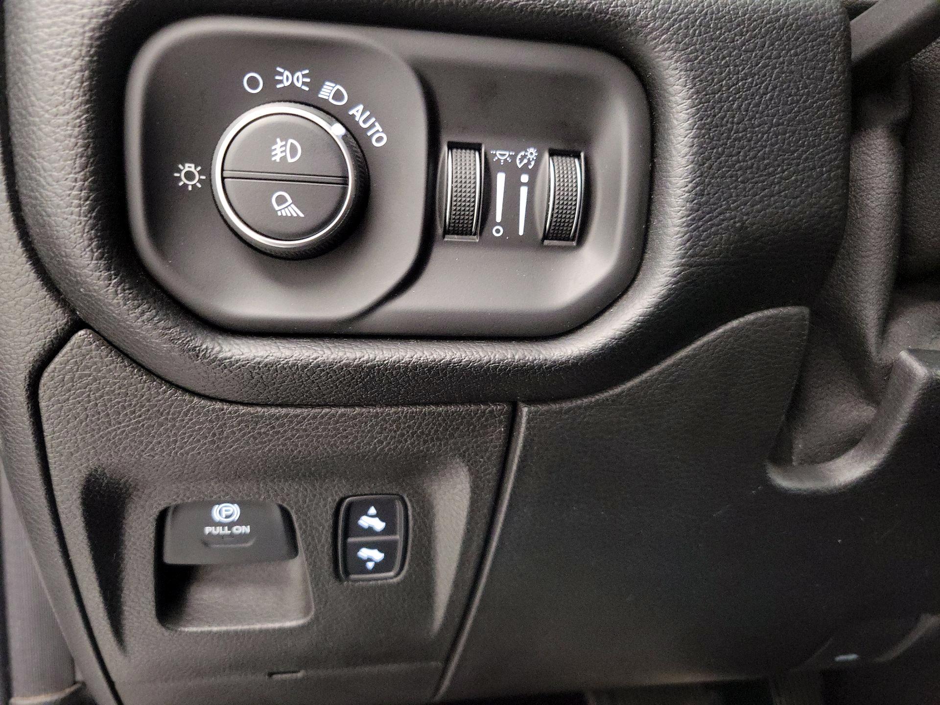 Thumbnail: 2019 RAM 1500 - 13