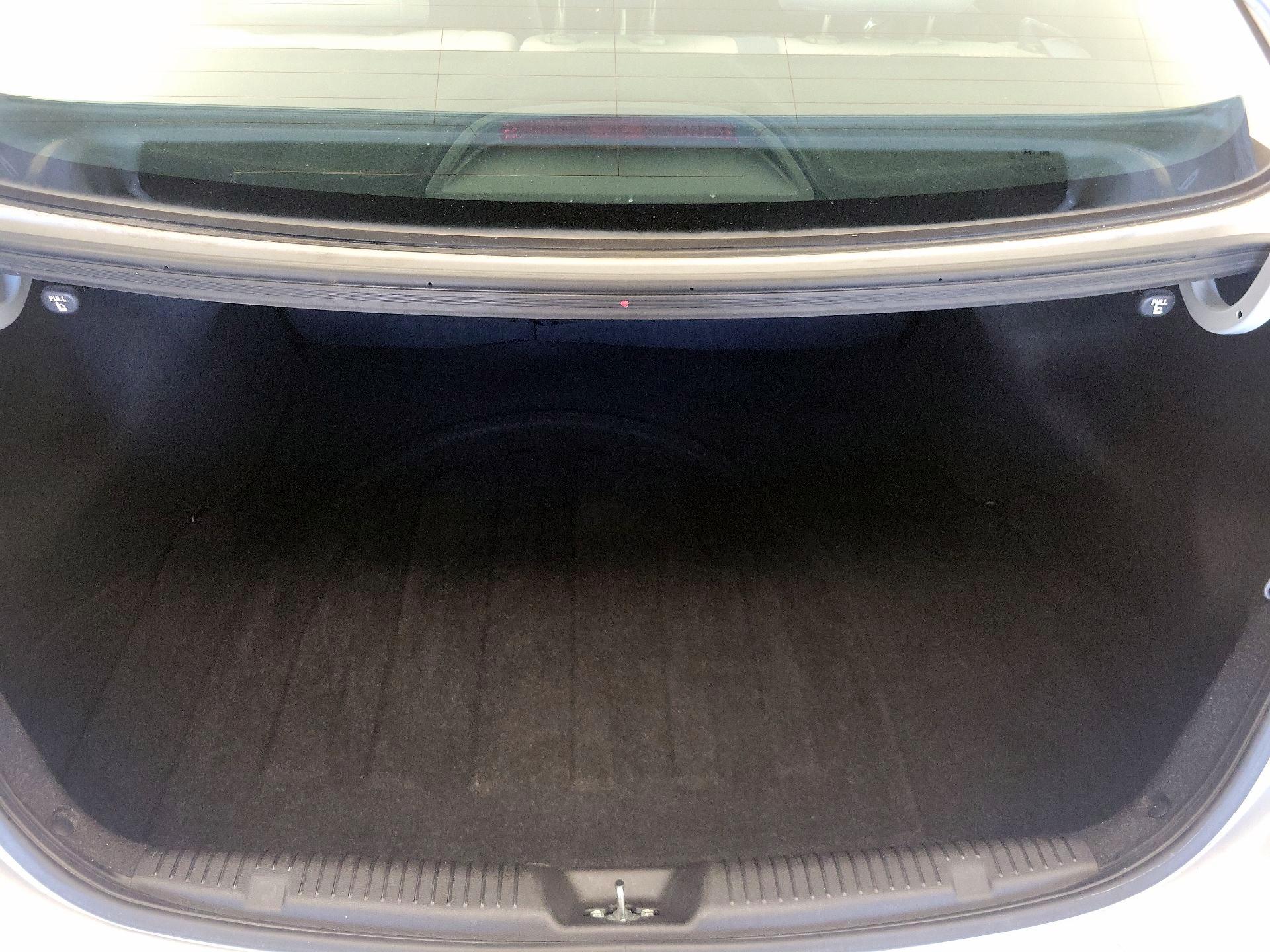 Thumbnail: 2015 Hyundai Elantra - 19