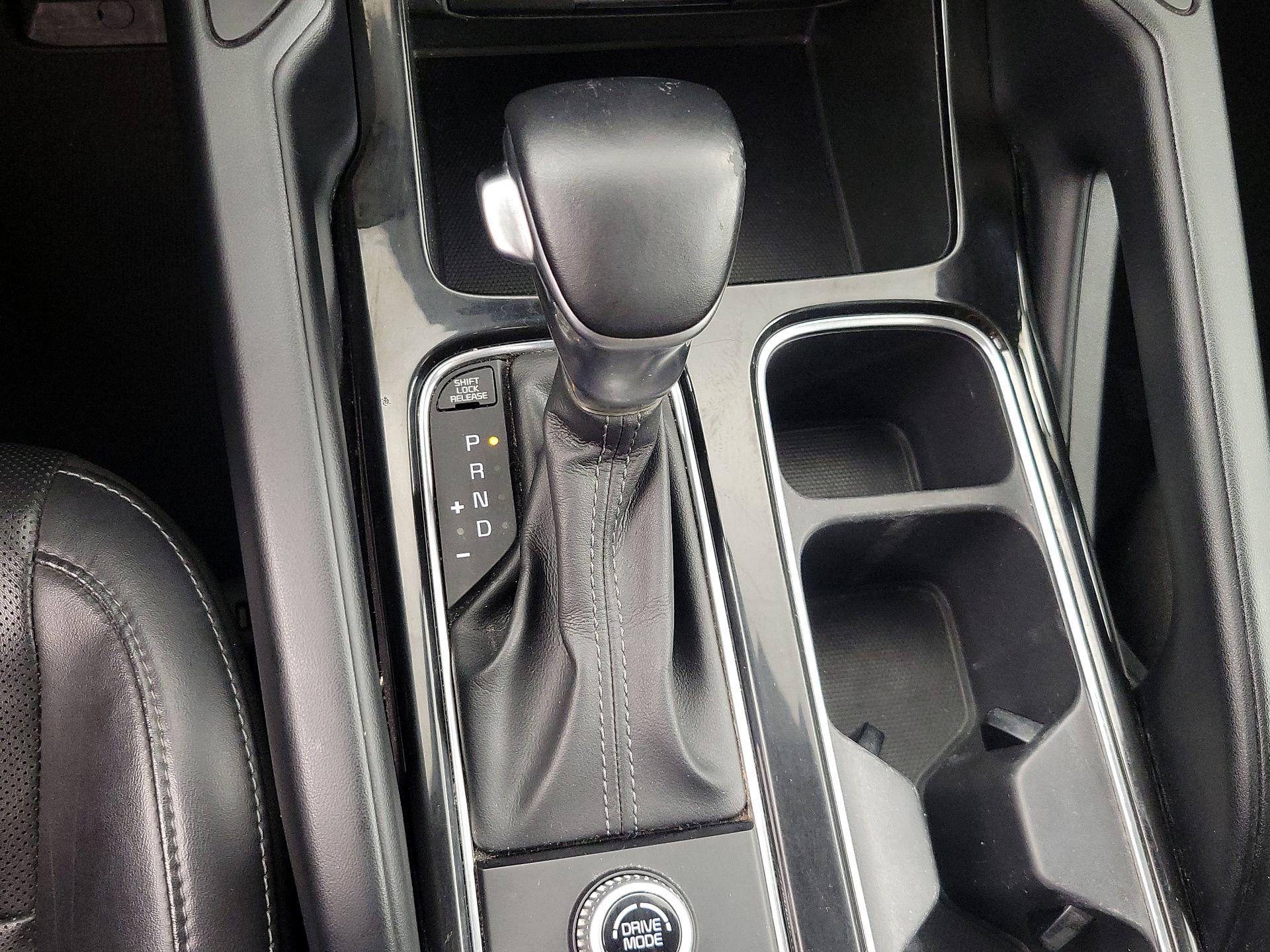 Thumbnail: 2020 Kia Telluride - 17