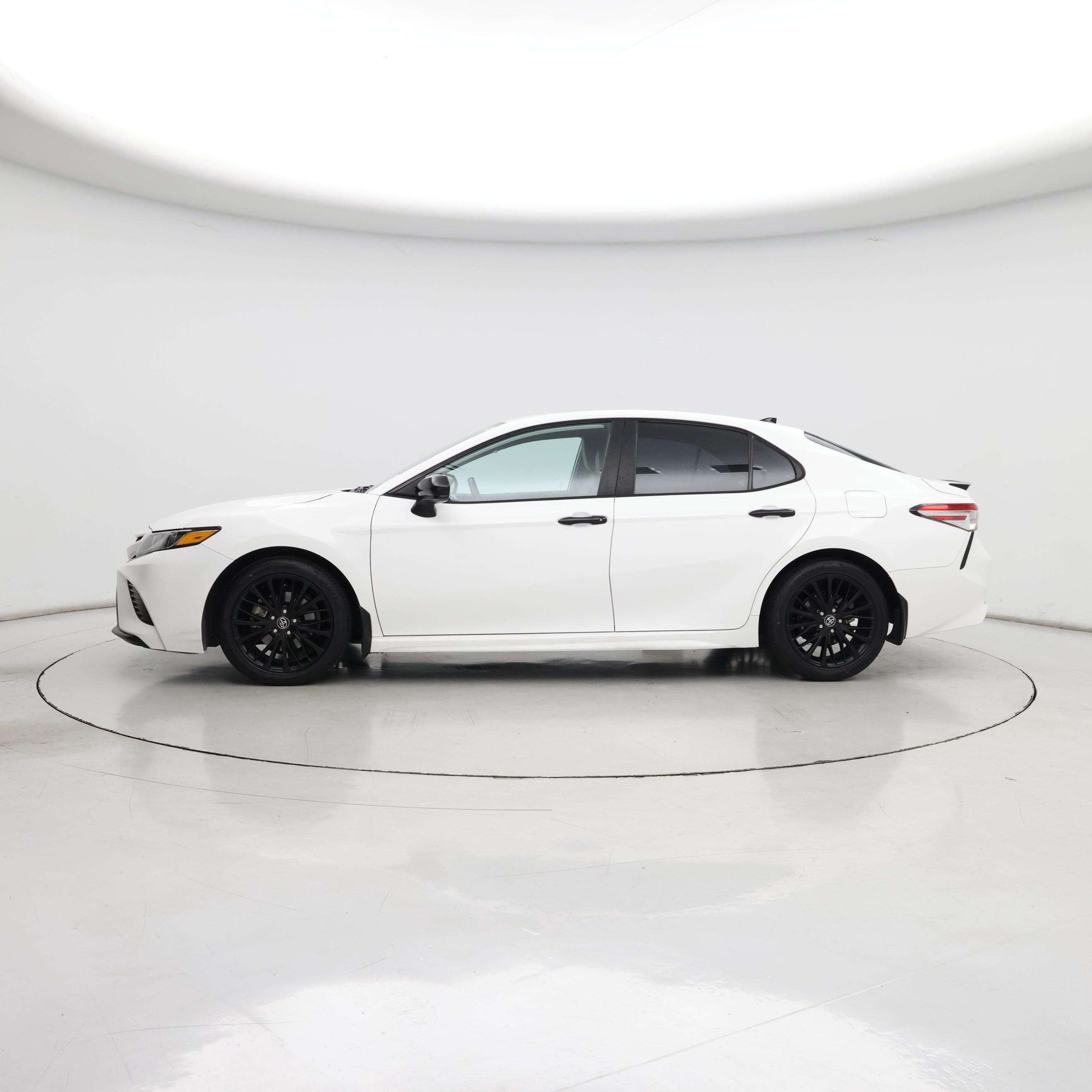 Thumbnail: 2020 Toyota Camry - 3