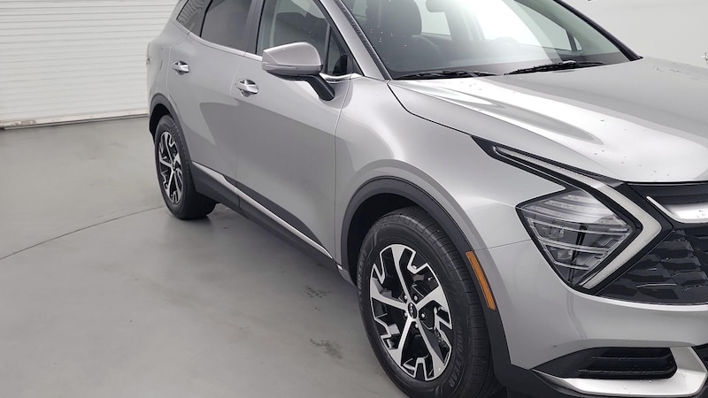 2024 Kia Sportage EX Hero Image