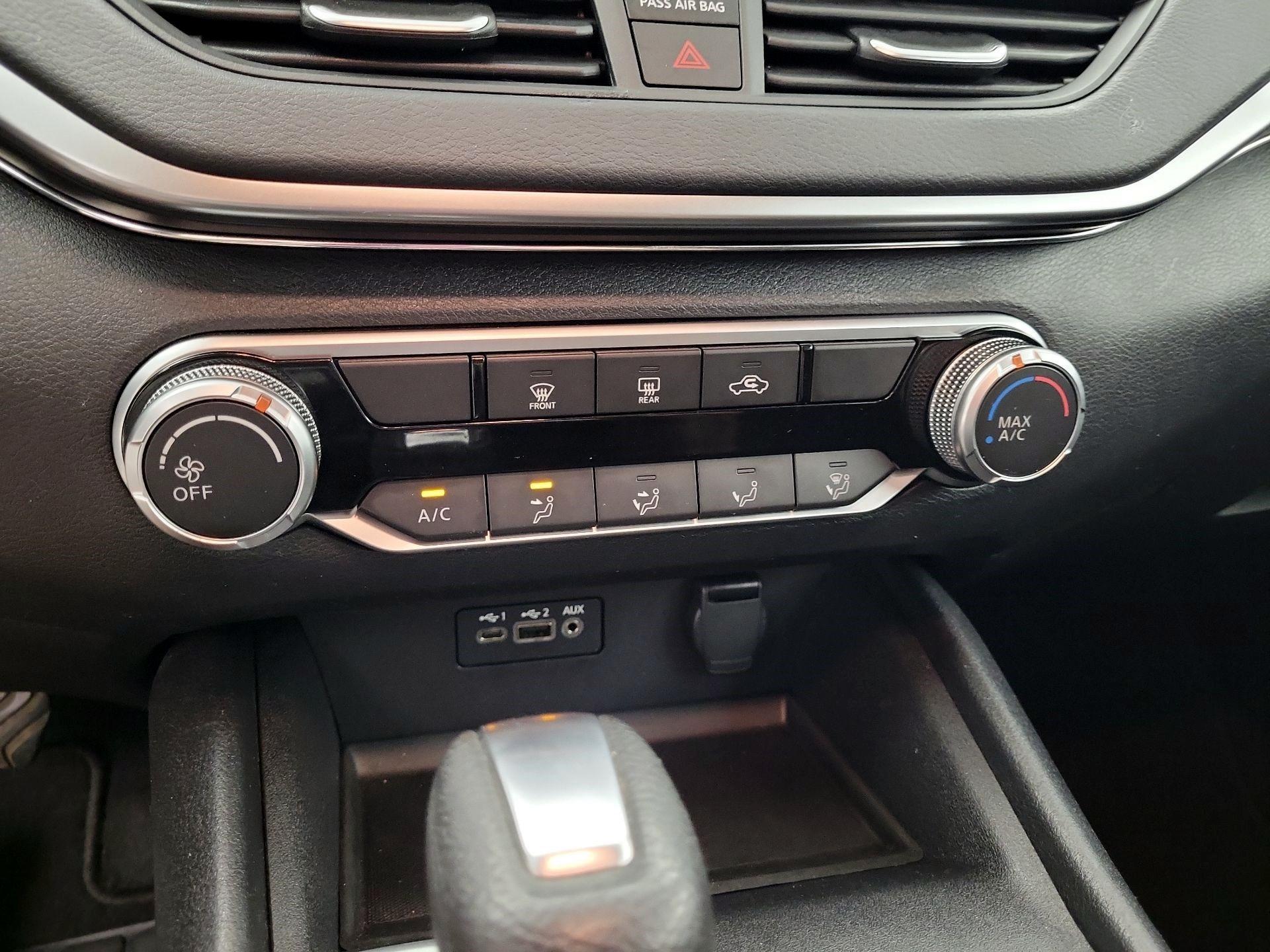 Thumbnail: 2019 Nissan Altima - 16