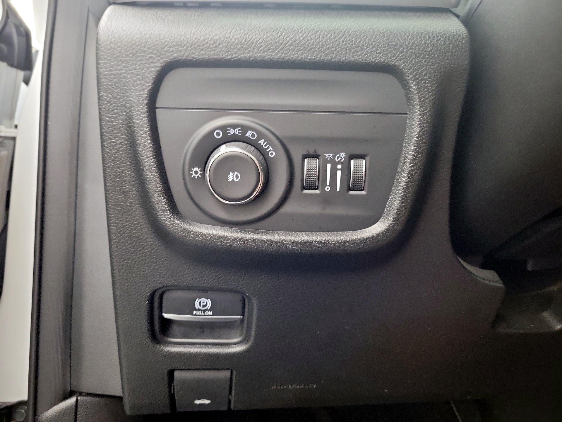 Thumbnail: 2022 Jeep Grand Cherokee - 13