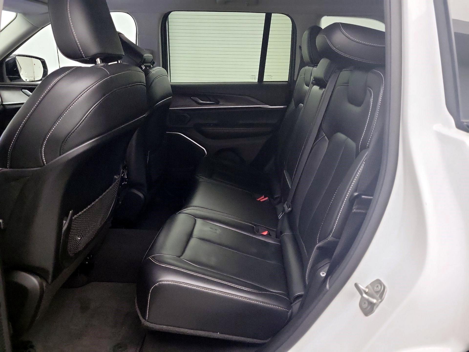 Thumbnail: 2022 Jeep Grand Cherokee - 20