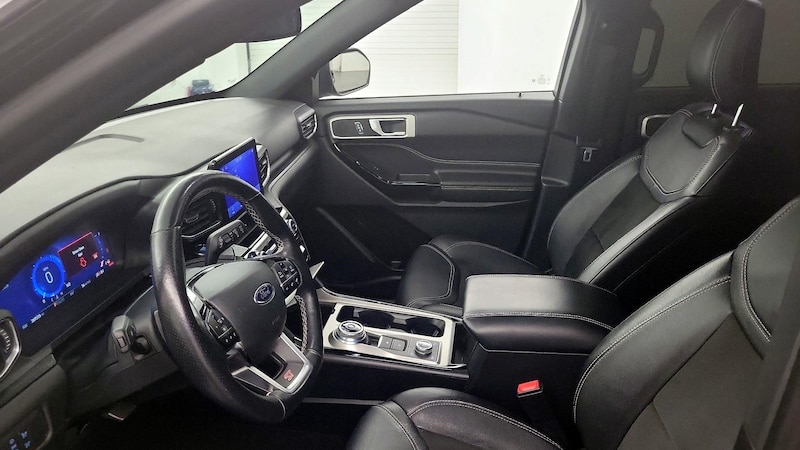 2022 Ford Explorer ST 9